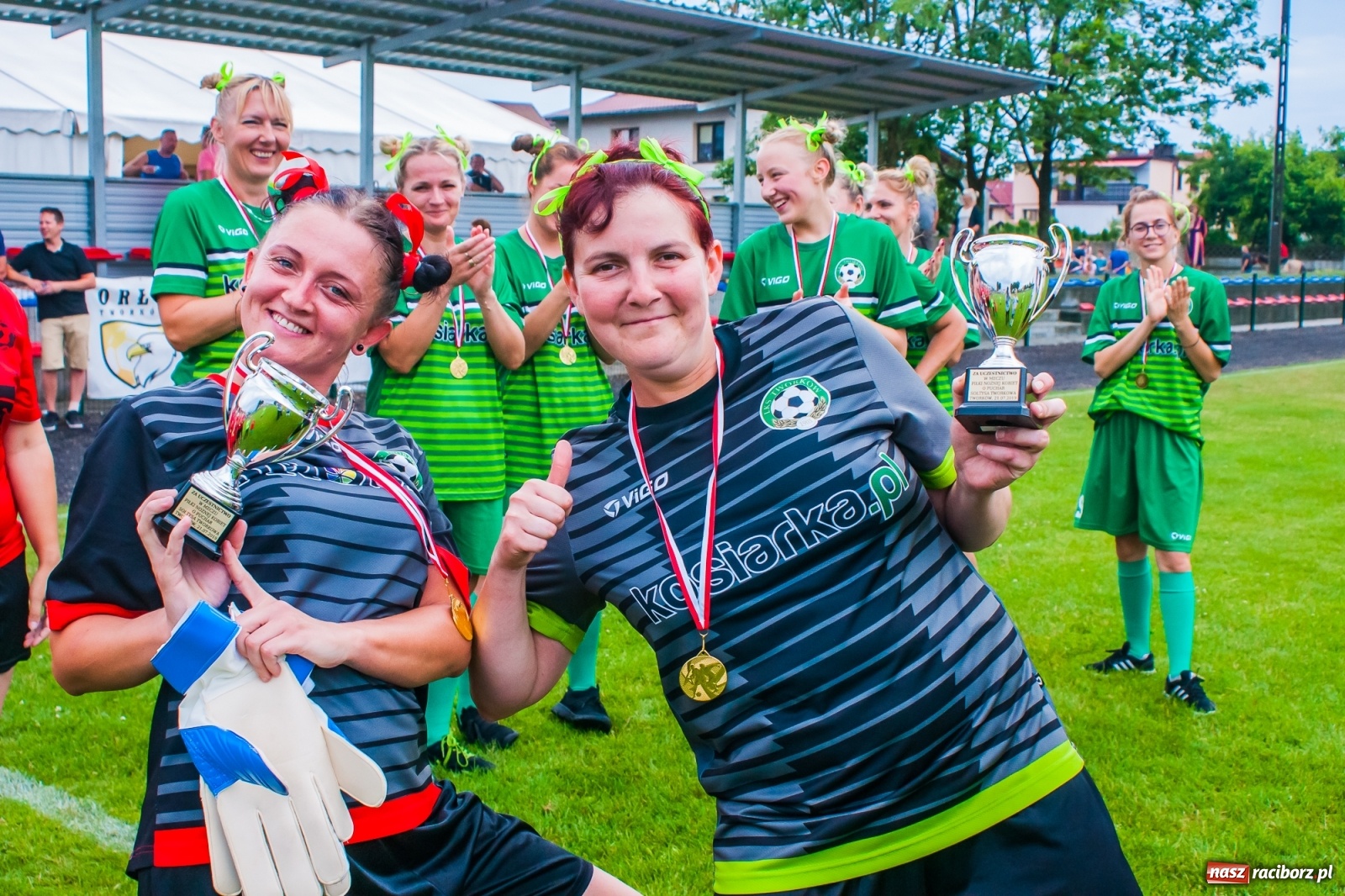 Zdjęcie w galerii na portalu naszraciborz.pl: Kobiece starcie w Tworkowie atrakcją drugiego dnia festynu rodzinnego [FOTO i WIDEO] wiadomości z regionu