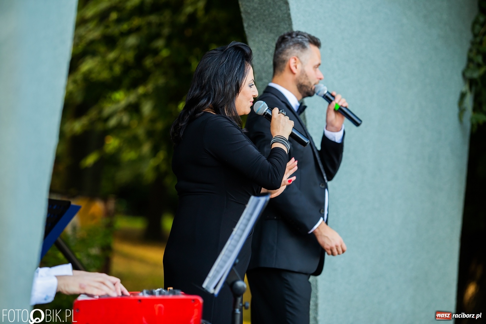 Zdjęcie w galerii na portalu naszraciborz.pl: Orkiestra Plania i klasyka operetki w parku Roth wiadomości z regionu