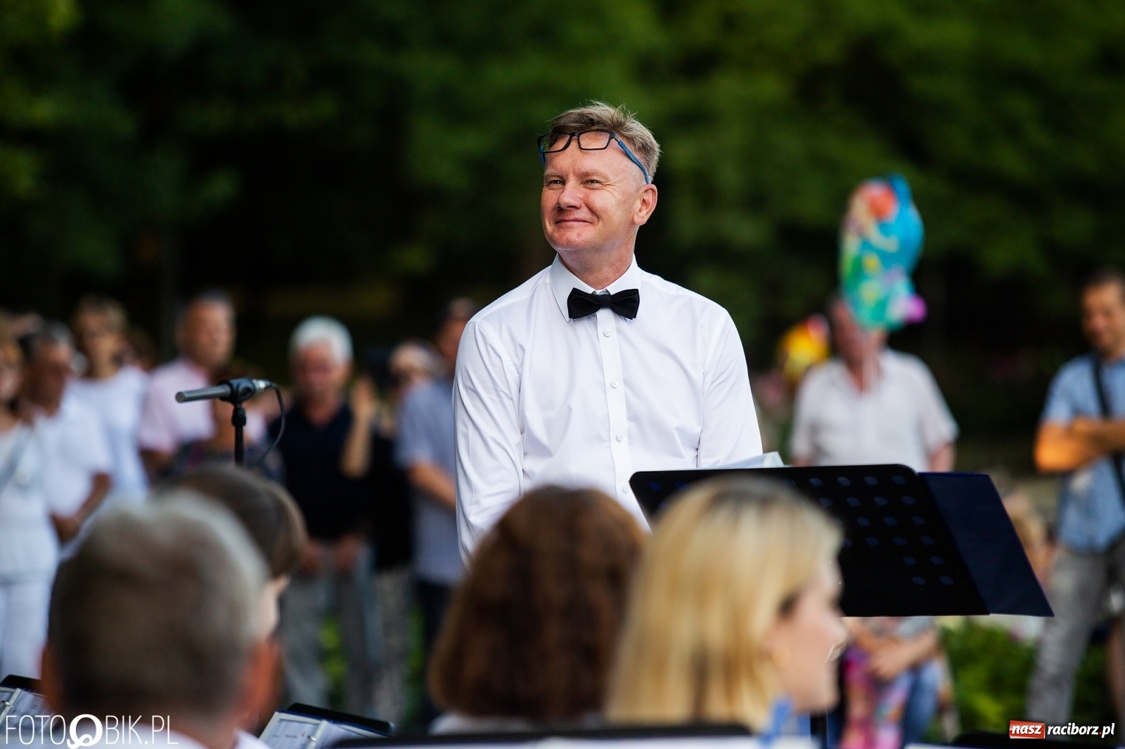 Zdjęcie w galerii na portalu naszraciborz.pl: Orkiestra Plania i klasyka operetki w parku Roth wiadomości z regionu