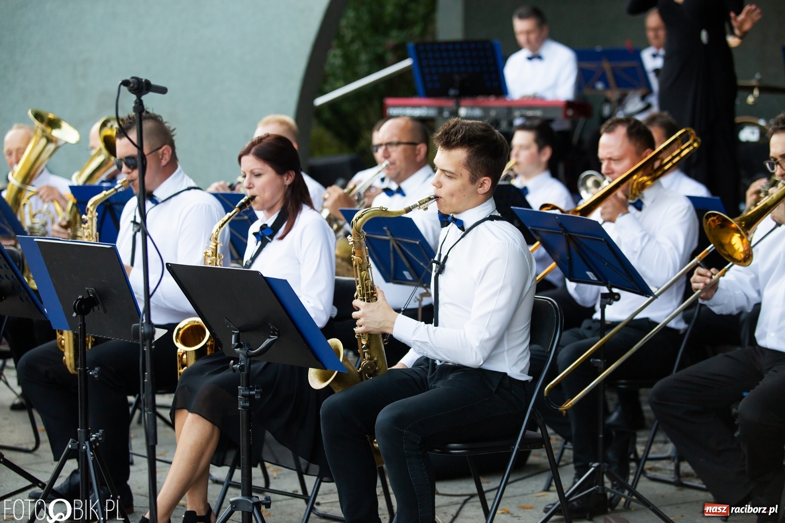 Zdjęcie w galerii na portalu naszraciborz.pl: Orkiestra Plania i klasyka operetki w parku Roth wiadomości z regionu