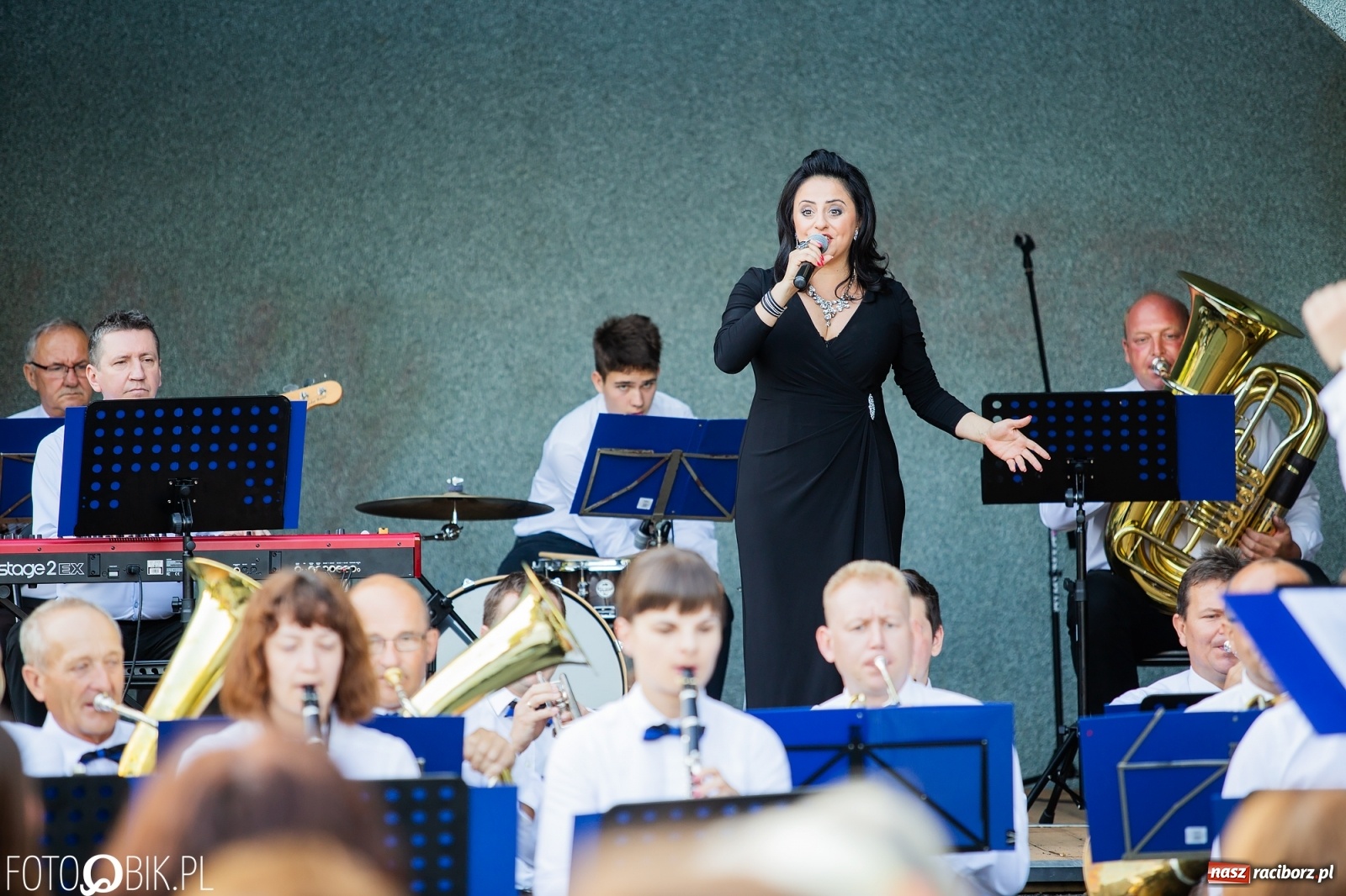 Zdjęcie w galerii na portalu naszraciborz.pl: Orkiestra Plania i klasyka operetki w parku Roth wiadomości z regionu