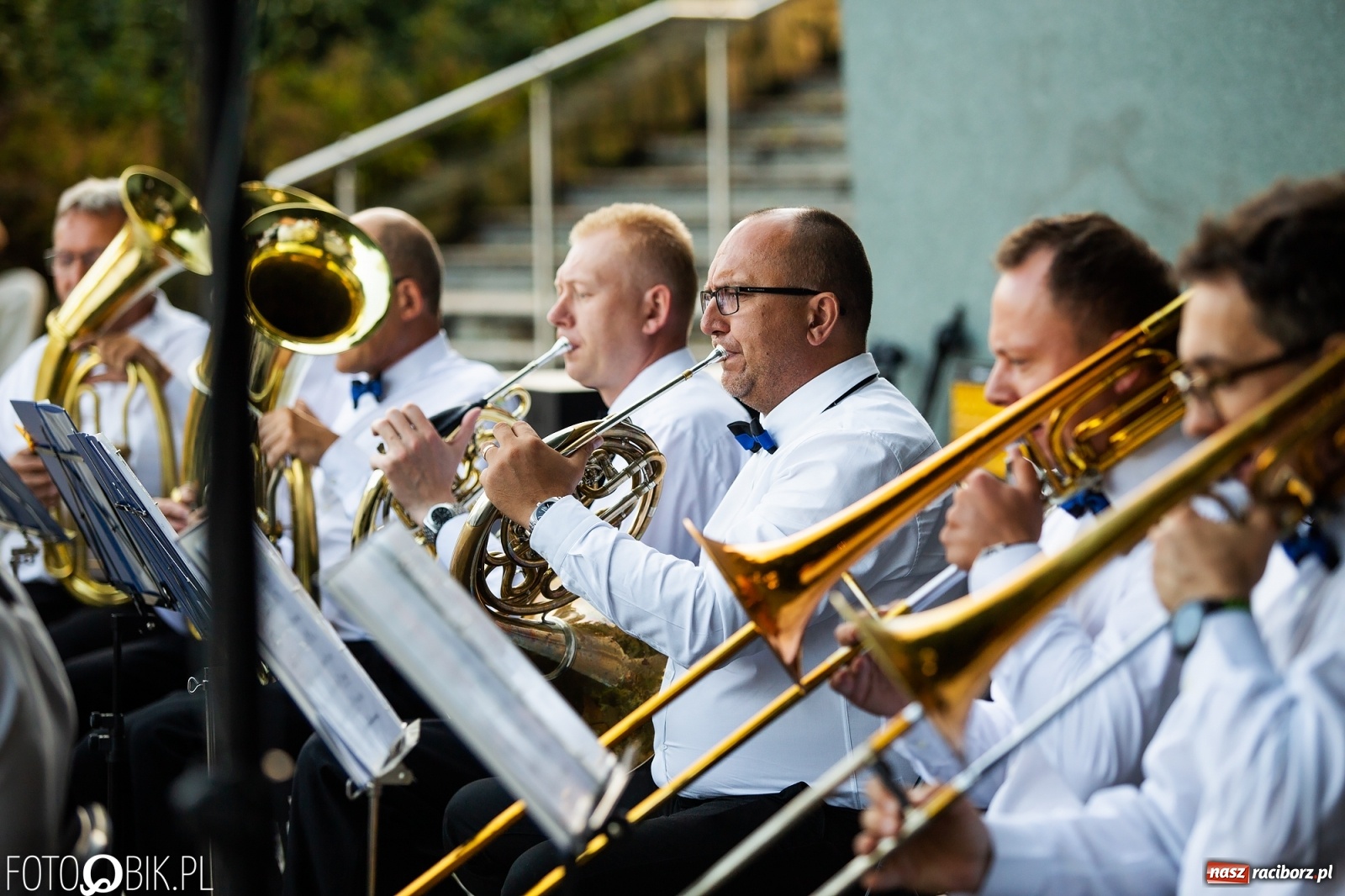 Zdjęcie w galerii na portalu naszraciborz.pl: Orkiestra Plania i klasyka operetki w parku Roth wiadomości z regionu