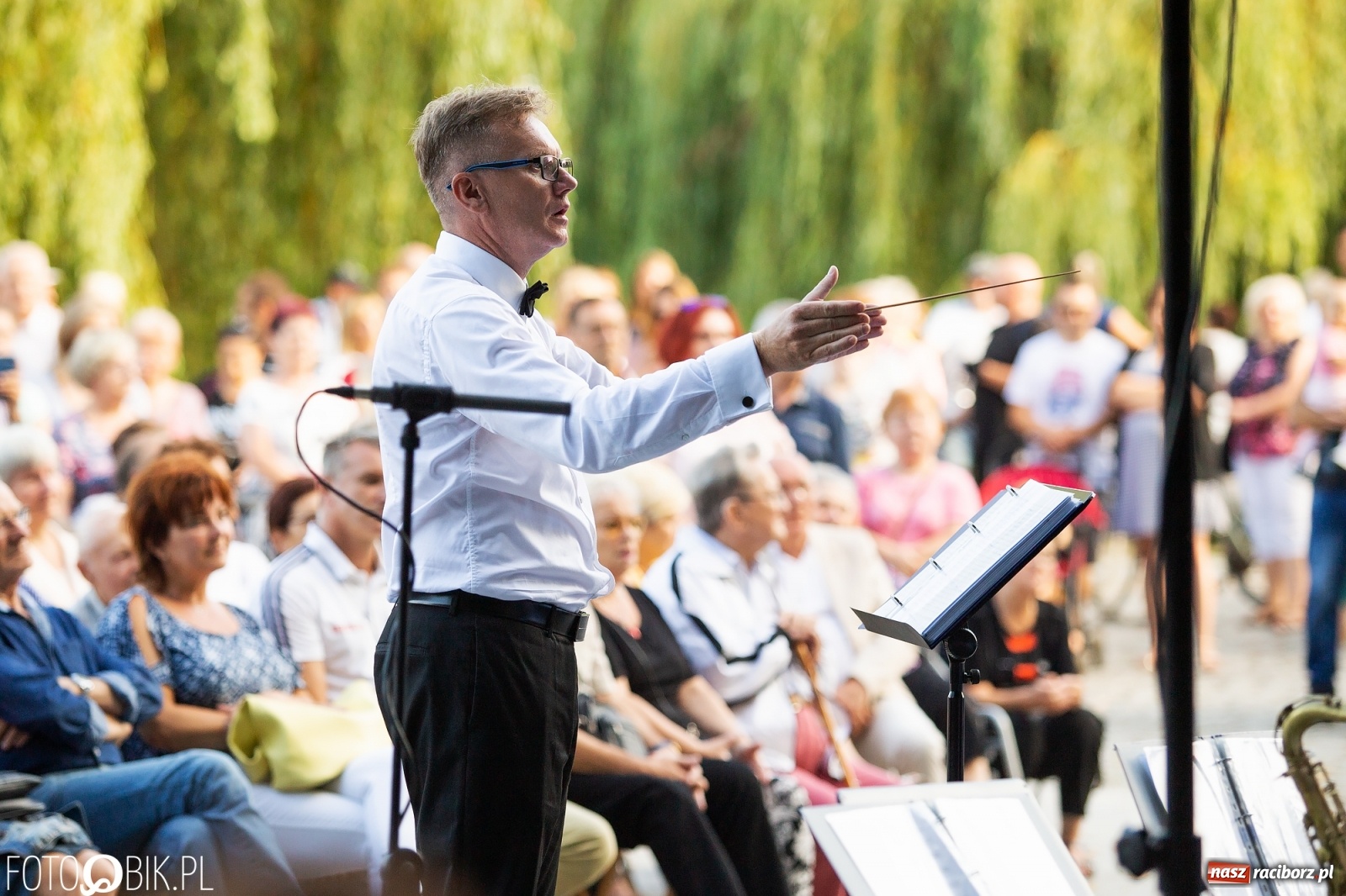Zdjęcie w galerii na portalu naszraciborz.pl: Orkiestra Plania i klasyka operetki w parku Roth wiadomości z regionu