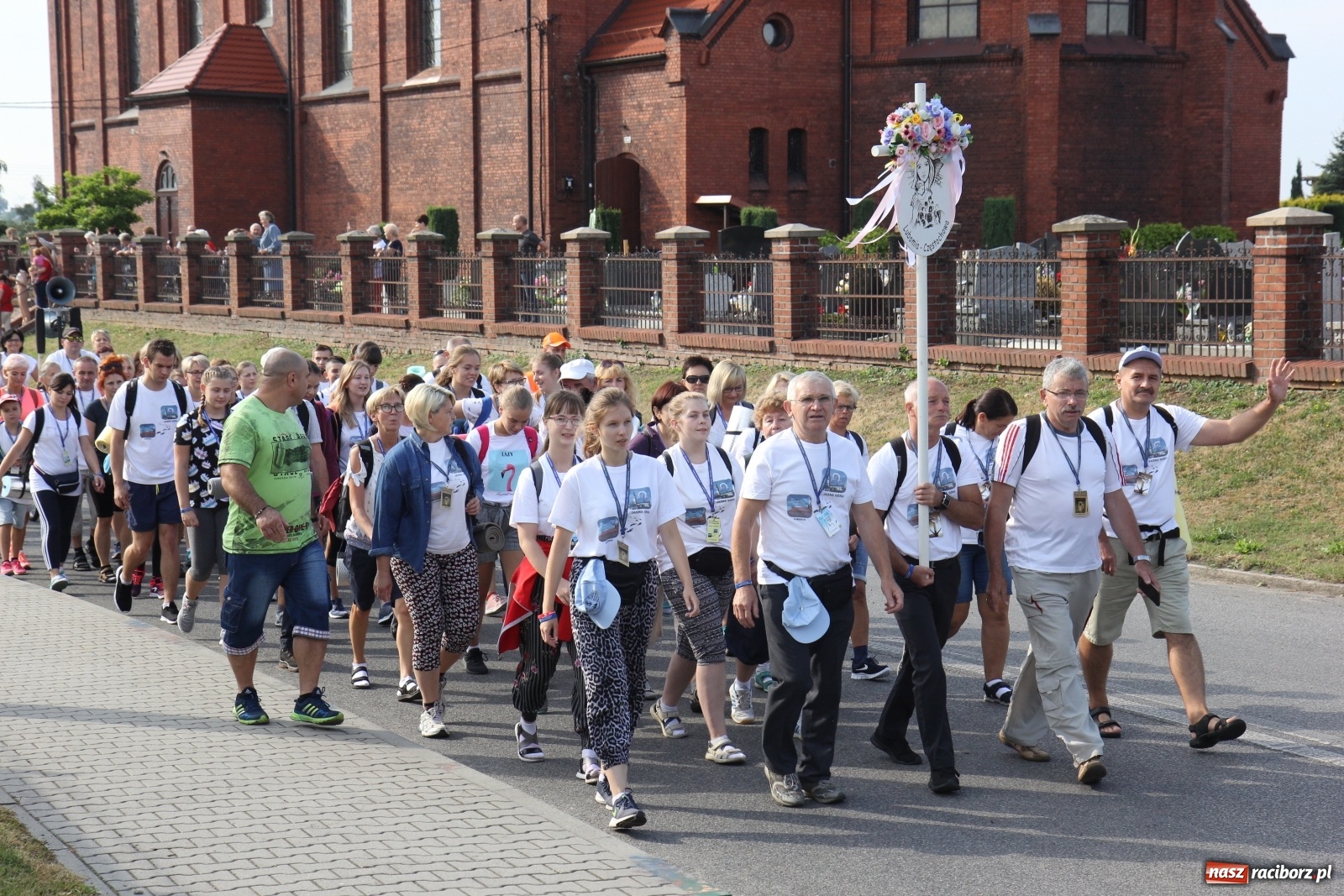 Zdjęcie w galerii na portalu naszraciborz.pl: Ruszyła 31. Piesza Pielgrzymka z Lubomi na Jasną Górę wiadomości z regionu