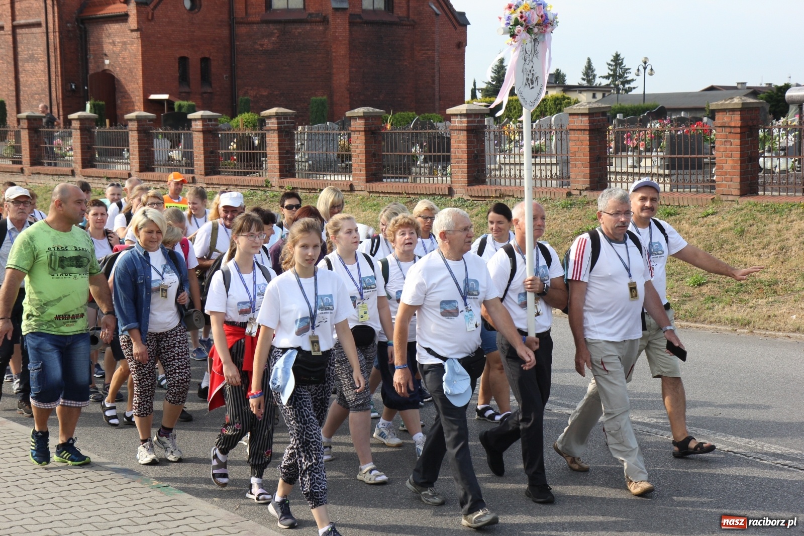 Zdjęcie w galerii na portalu naszraciborz.pl: Ruszyła 31. Piesza Pielgrzymka z Lubomi na Jasną Górę wiadomości z regionu