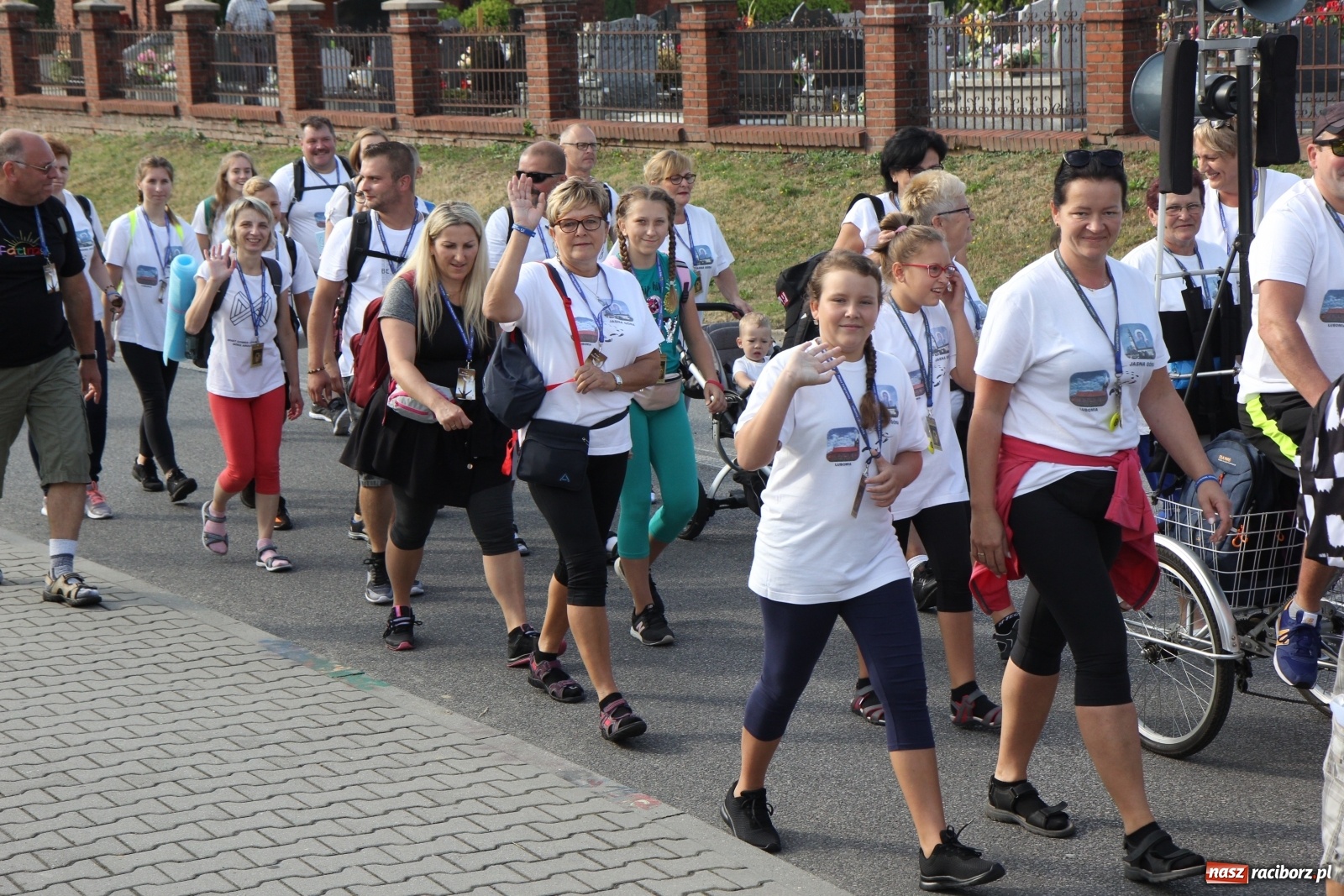 Zdjęcie w galerii na portalu naszraciborz.pl: Ruszyła 31. Piesza Pielgrzymka z Lubomi na Jasną Górę wiadomości z regionu