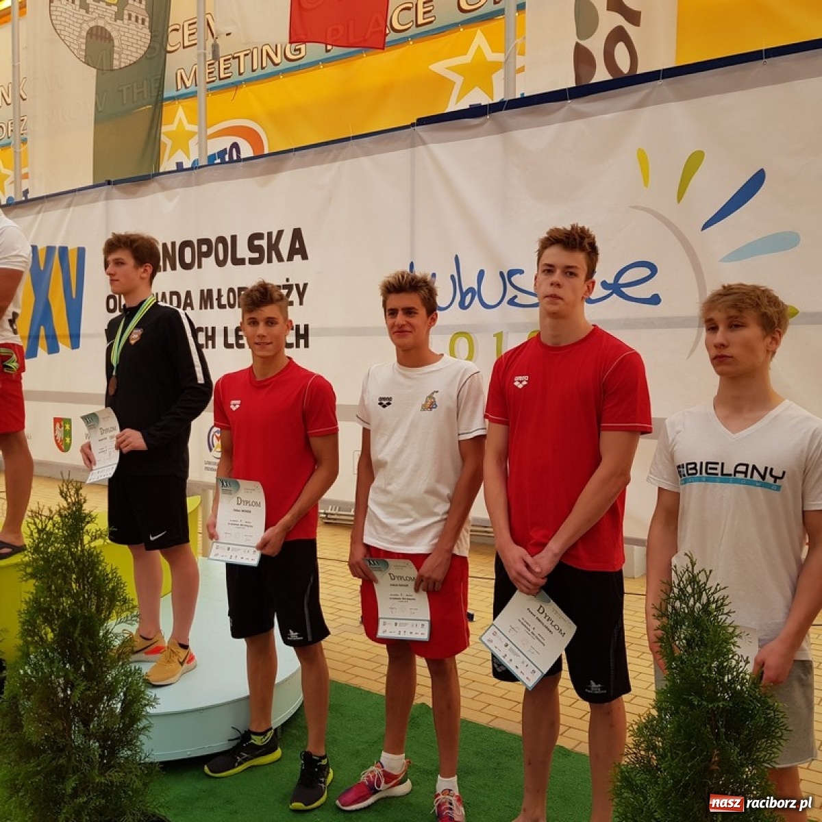 Zdjęcie w galerii na portalu naszraciborz.pl: Pływanie. Magdalena Modrzejewska i Patryk Rożenek z medalami Mistrzostw Polski wiadomości z regionu