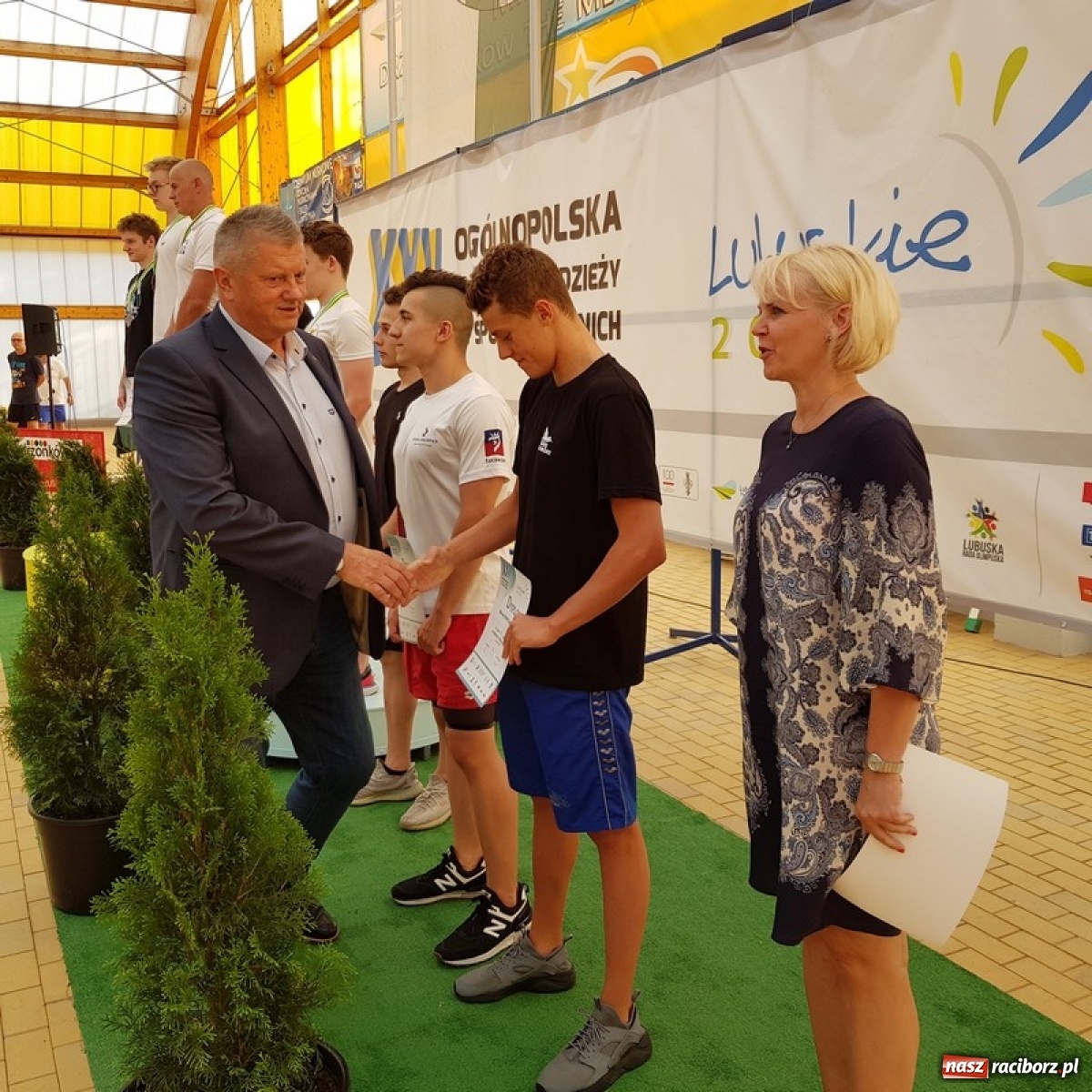 Zdjęcie w galerii na portalu naszraciborz.pl: Pływanie. Magdalena Modrzejewska i Patryk Rożenek z medalami Mistrzostw Polski wiadomości z regionu
