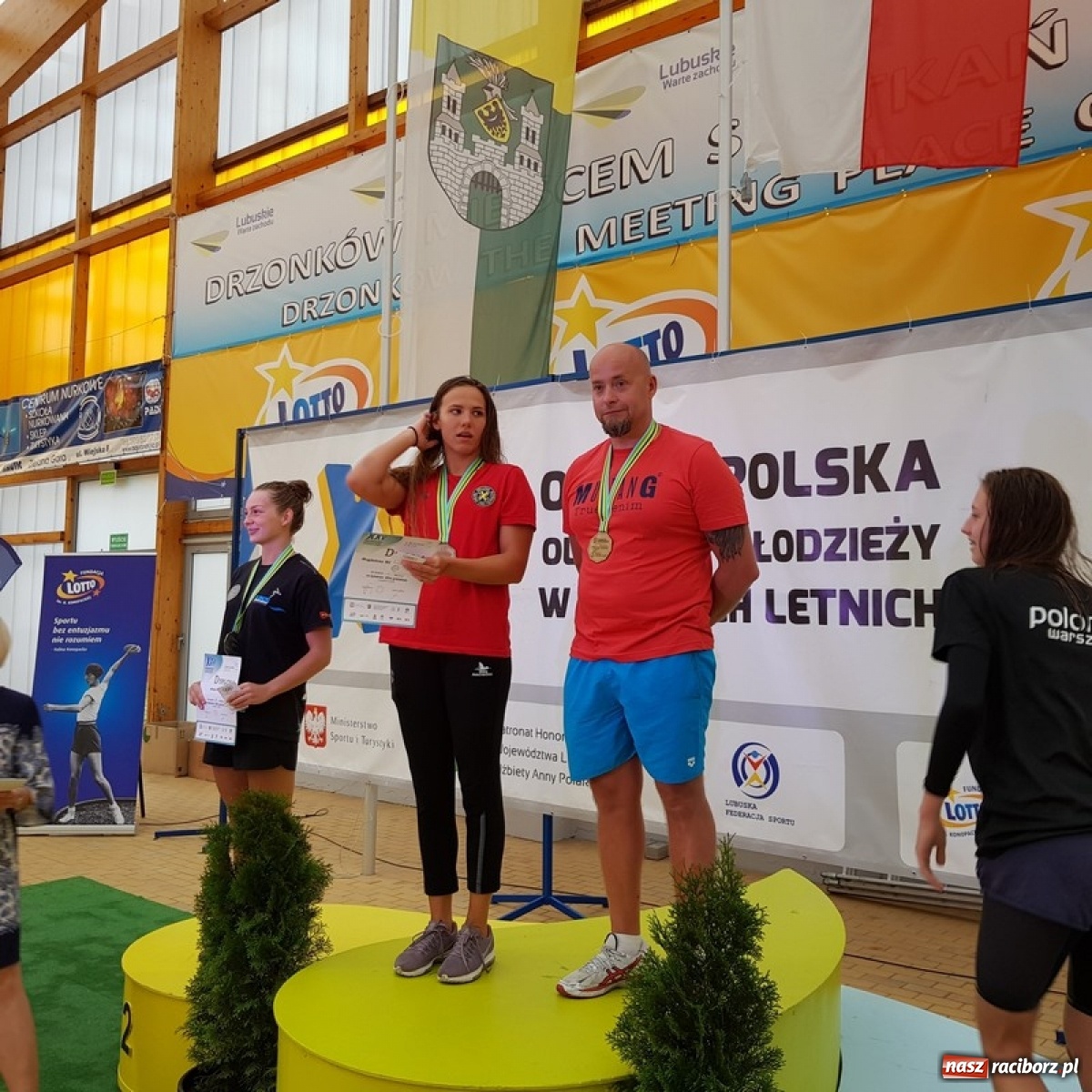 Zdjęcie w galerii na portalu naszraciborz.pl: Pływanie. Magdalena Modrzejewska i Patryk Rożenek z medalami Mistrzostw Polski wiadomości z regionu