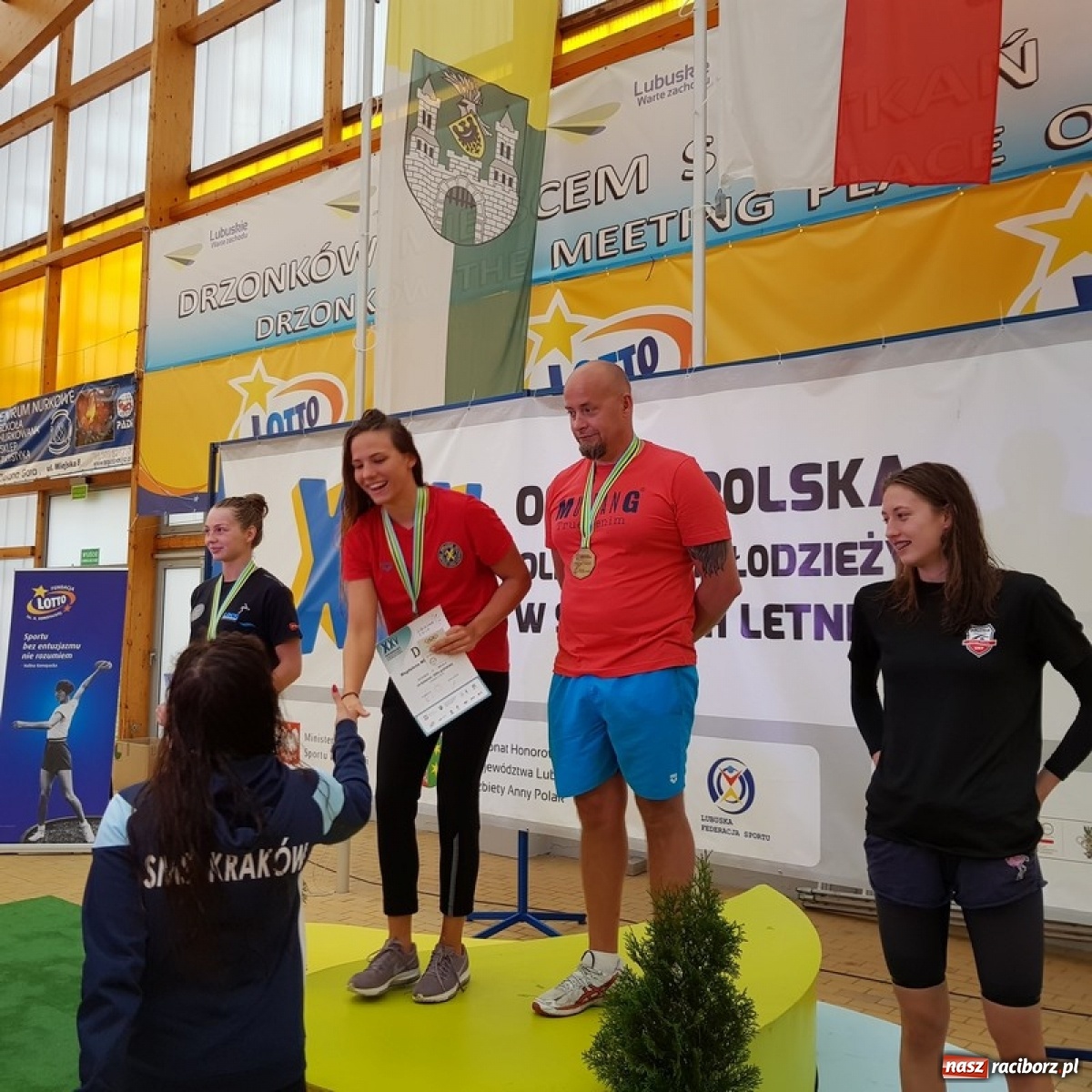 Zdjęcie w galerii na portalu naszraciborz.pl: Pływanie. Magdalena Modrzejewska i Patryk Rożenek z medalami Mistrzostw Polski wiadomości z regionu