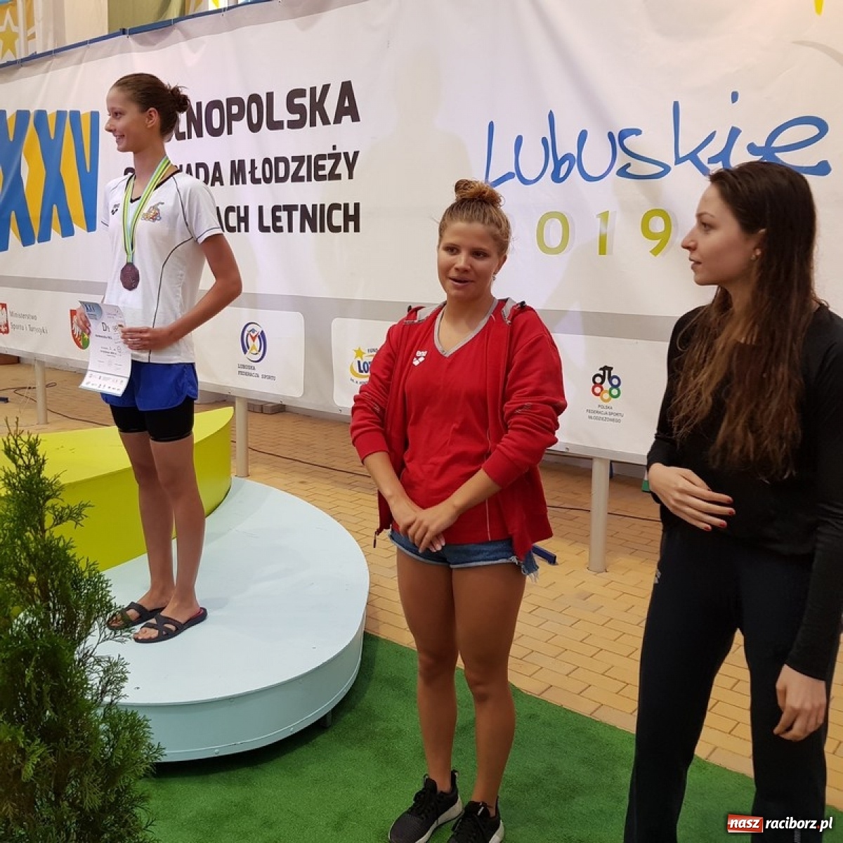Zdjęcie w galerii na portalu naszraciborz.pl: Pływanie. Magdalena Modrzejewska i Patryk Rożenek z medalami Mistrzostw Polski wiadomości z regionu