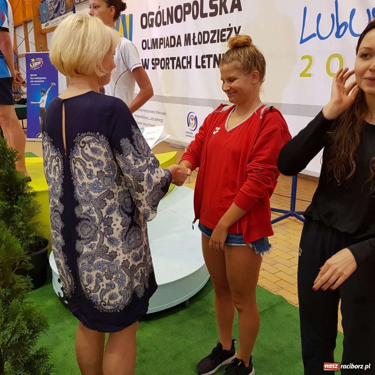 Zdjęcie w galerii na portalu naszraciborz.pl: Pływanie. Magdalena Modrzejewska i Patryk Rożenek z medalami Mistrzostw Polski wiadomości z regionu
