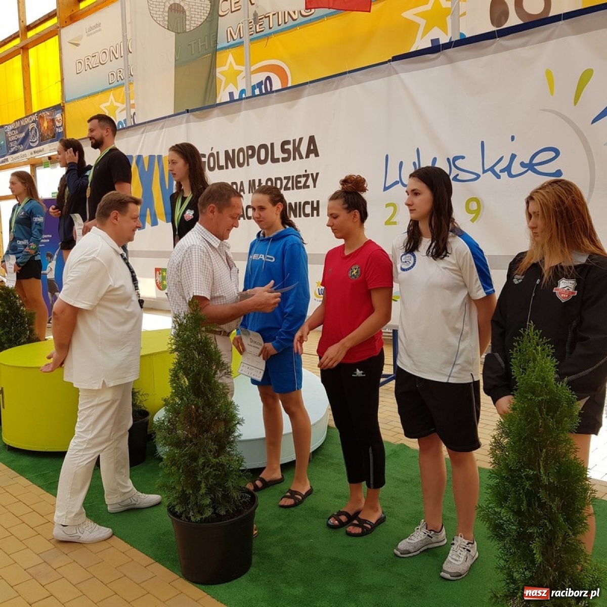 Zdjęcie w galerii na portalu naszraciborz.pl: Pływanie. Magdalena Modrzejewska i Patryk Rożenek z medalami Mistrzostw Polski wiadomości z regionu