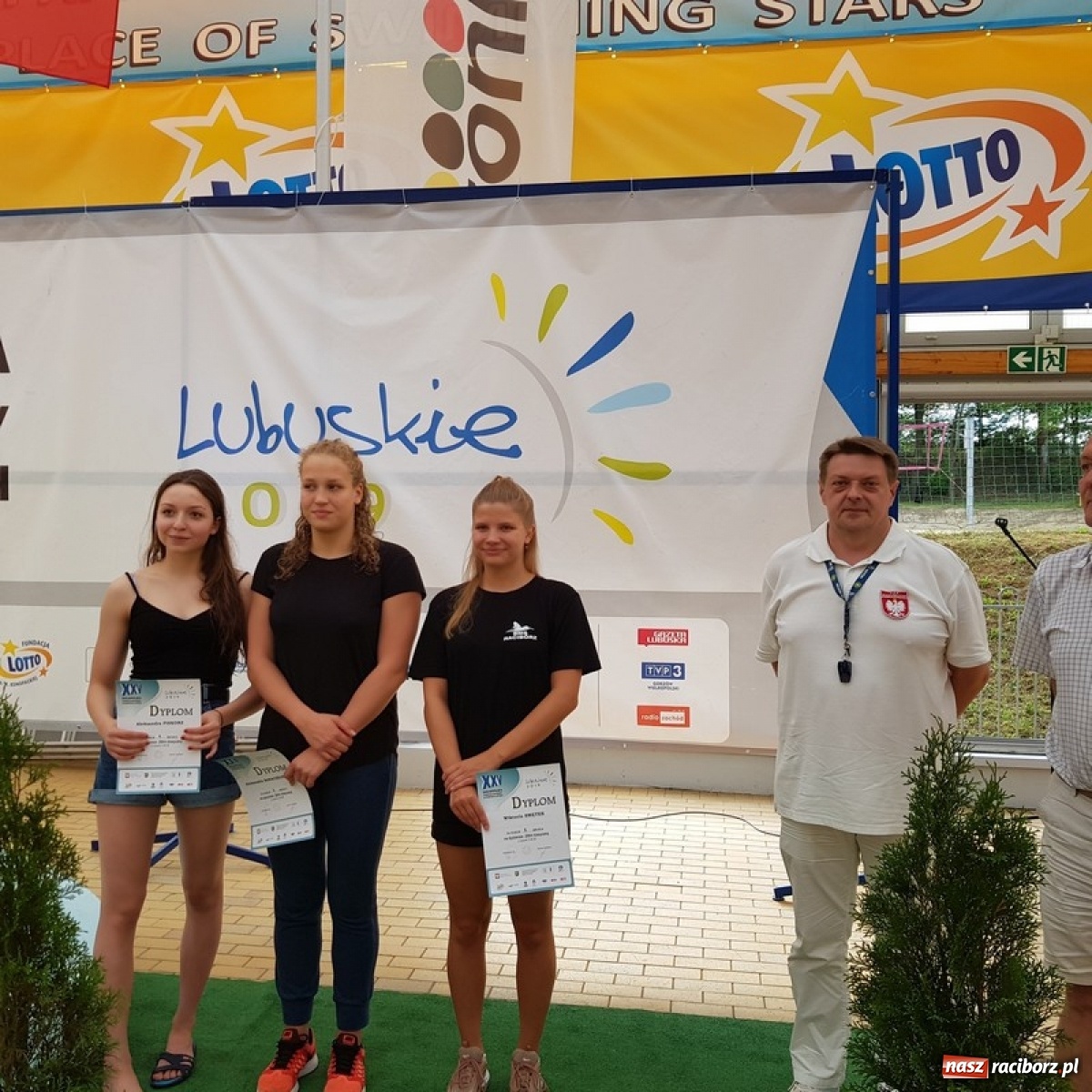 Zdjęcie w galerii na portalu naszraciborz.pl: Pływanie. Magdalena Modrzejewska i Patryk Rożenek z medalami Mistrzostw Polski wiadomości z regionu