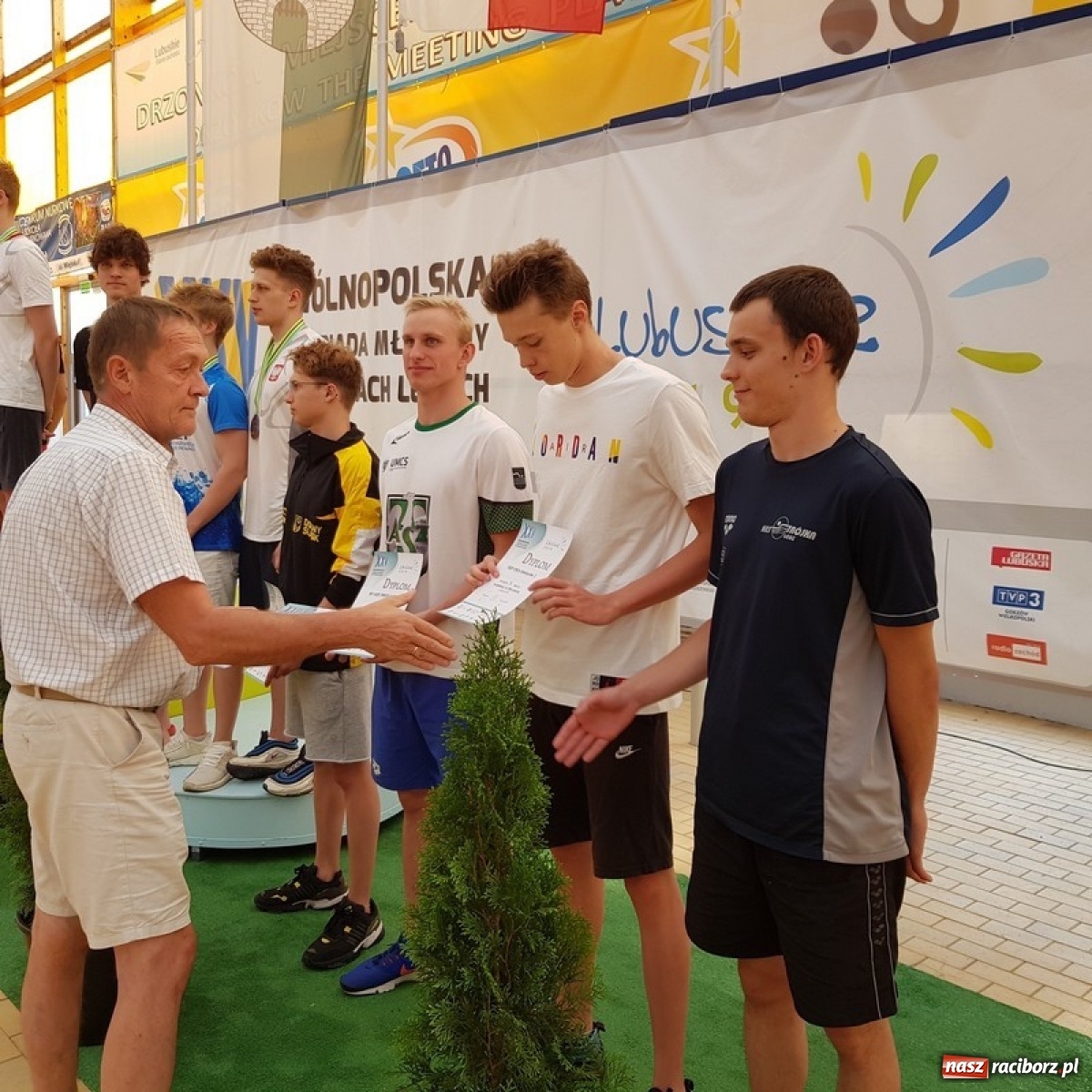 Zdjęcie w galerii na portalu naszraciborz.pl: Pływanie. Magdalena Modrzejewska i Patryk Rożenek z medalami Mistrzostw Polski wiadomości z regionu