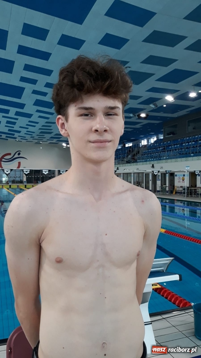 Zdjęcie w galerii na portalu naszraciborz.pl: Pływanie. Magdalena Modrzejewska i Patryk Rożenek z medalami Mistrzostw Polski wiadomości z regionu