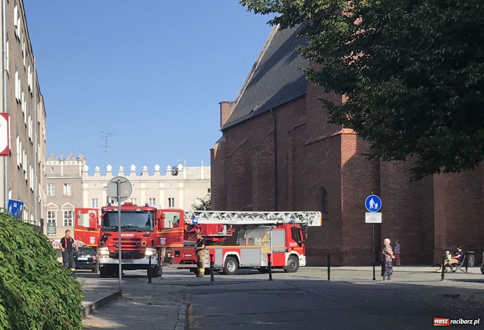 Zdjęcie w galerii na portalu naszraciborz.pl: Dwa poranne alarmy w centrum Raciborza [FOTO] wiadomości z regionu