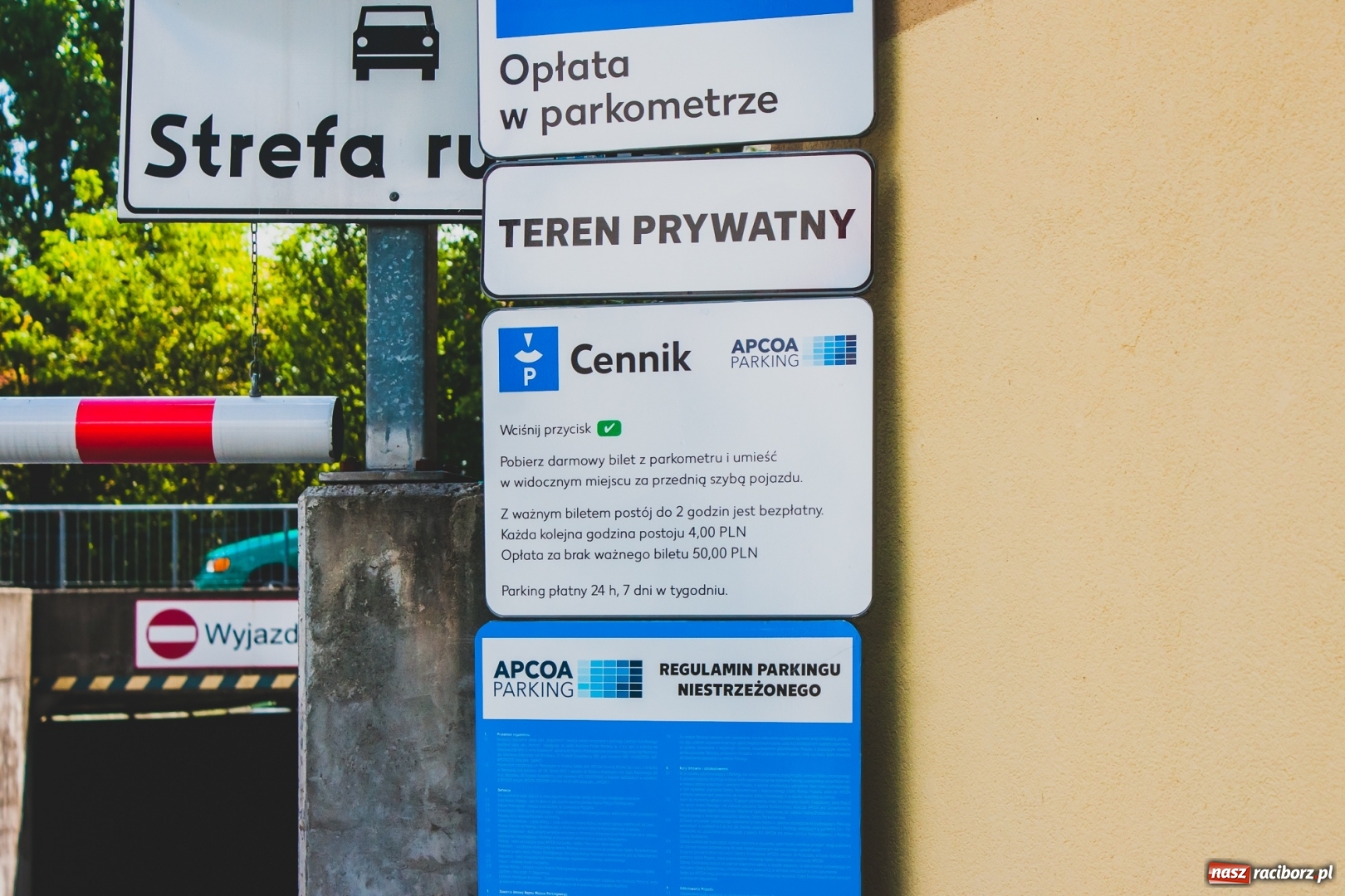 Zdjęcie w galerii na portalu naszraciborz.pl: Kaufland w Raciborzu stawia parkometry [FOTO]  wiadomości z regionu