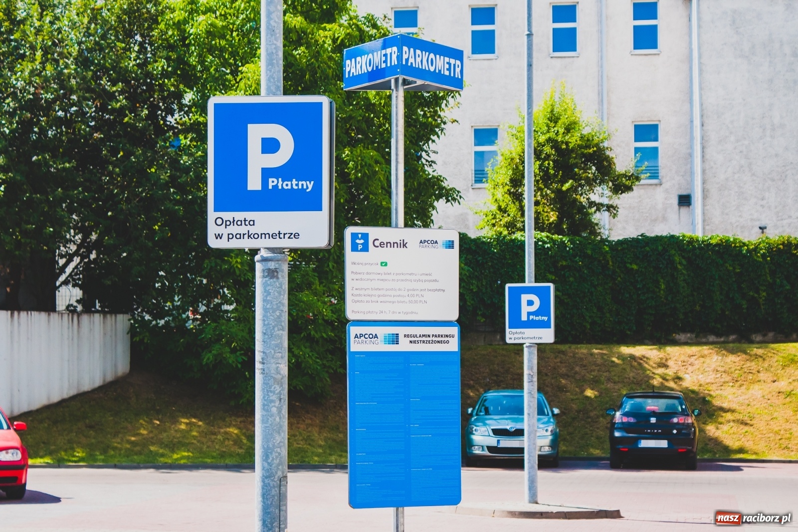 Zdjęcie w galerii na portalu naszraciborz.pl: Kaufland w Raciborzu stawia parkometry [FOTO]  wiadomości z regionu