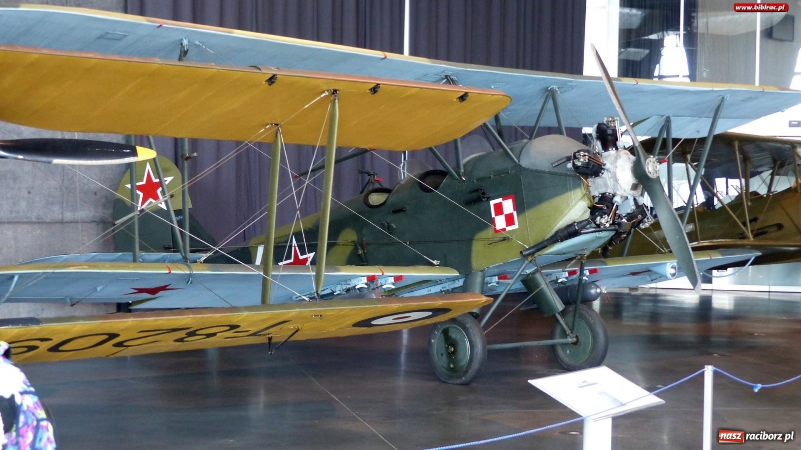 Zdjęcie w galerii na portalu naszraciborz.pl: Czy leci z nami pilot? Uczestnicy Lata z biblioteką w Muzeum Lotnictwa Polskiego [FOTO] wiadomości z regionu