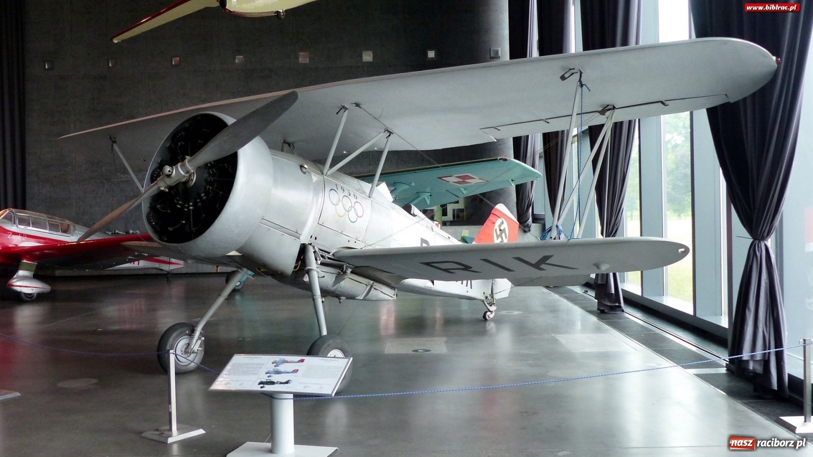 Zdjęcie w galerii na portalu naszraciborz.pl: Czy leci z nami pilot? Uczestnicy Lata z biblioteką w Muzeum Lotnictwa Polskiego [FOTO] wiadomości z regionu