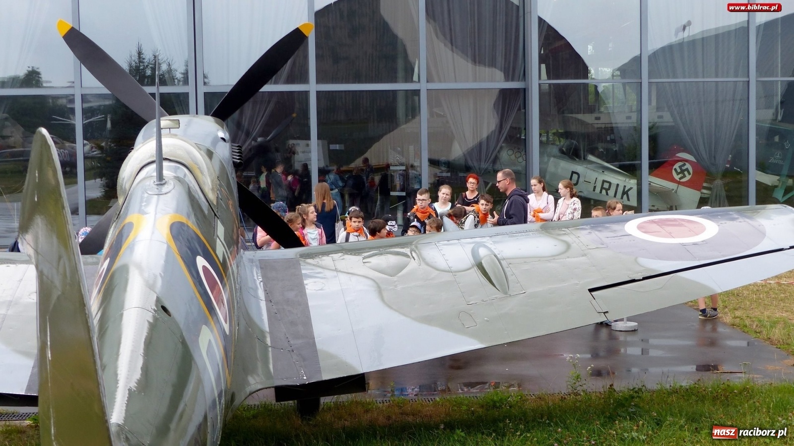 Zdjęcie w galerii na portalu naszraciborz.pl: Czy leci z nami pilot? Uczestnicy Lata z biblioteką w Muzeum Lotnictwa Polskiego [FOTO] wiadomości z regionu