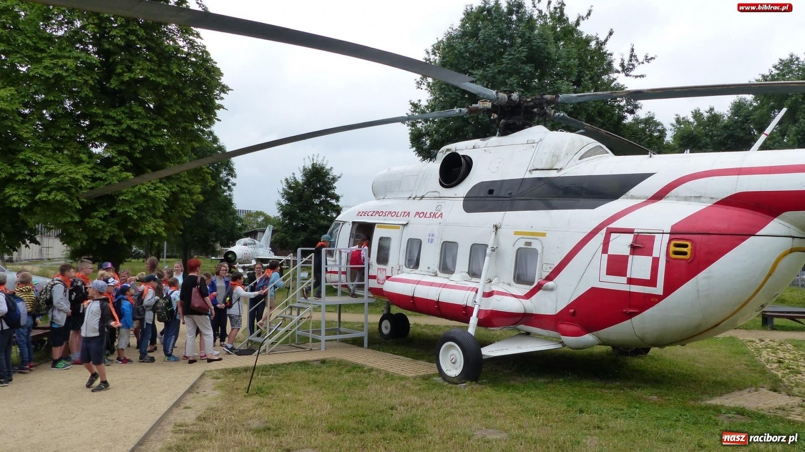 Zdjęcie w galerii na portalu naszraciborz.pl: Czy leci z nami pilot? Uczestnicy Lata z biblioteką w Muzeum Lotnictwa Polskiego [FOTO] wiadomości z regionu