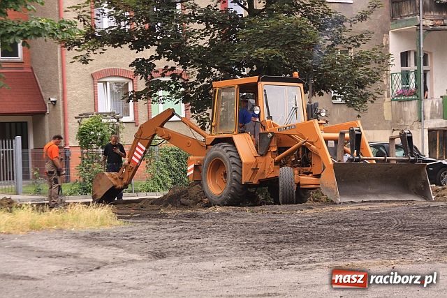 Zdjęcie w galerii na portalu naszraciborz.pl: Powstaje parking przy Staszica wiadomości z regionu