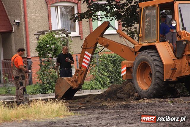 Zdjęcie w galerii na portalu naszraciborz.pl: Powstaje parking przy Staszica wiadomości z regionu