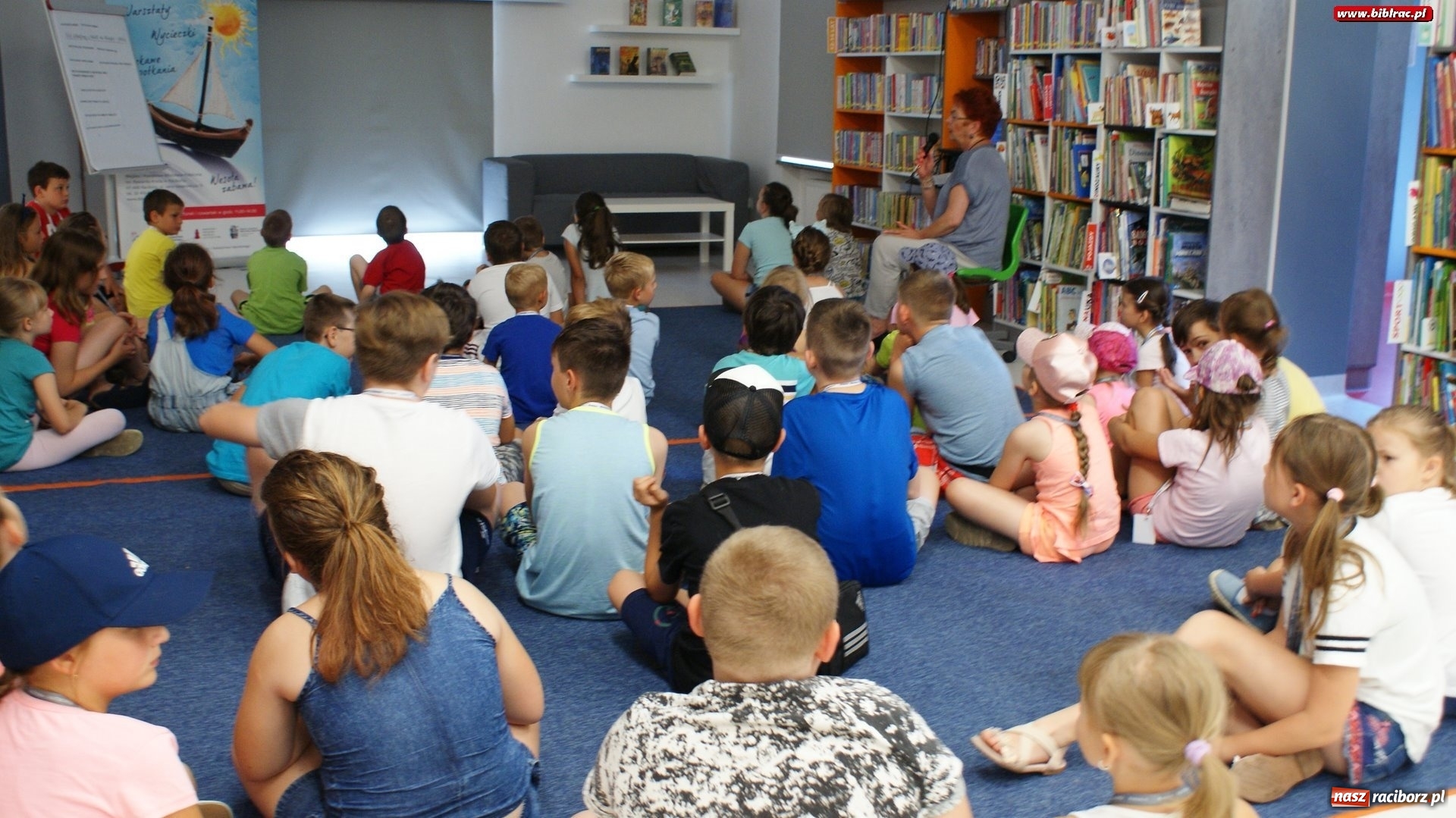 Zdjęcie w galerii na portalu naszraciborz.pl: W poszukiwaniu niebieskiego koralika w bibliotece  wiadomości z regionu
