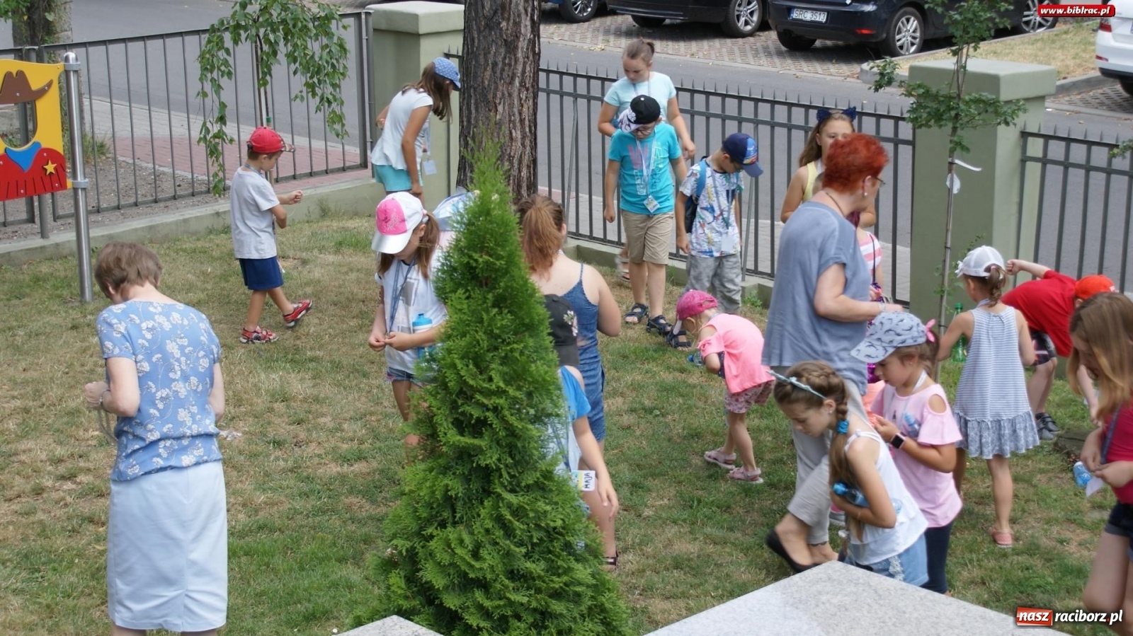 Zdjęcie w galerii na portalu naszraciborz.pl: W poszukiwaniu niebieskiego koralika w bibliotece  wiadomości z regionu