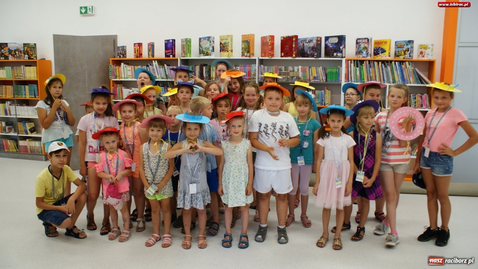 Zdjęcie w galerii na portalu naszraciborz.pl: W poszukiwaniu niebieskiego koralika w bibliotece  wiadomości z regionu