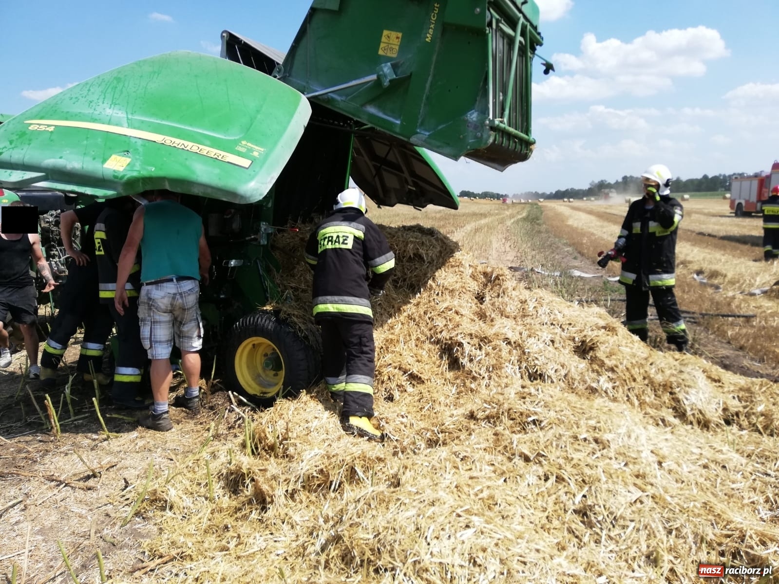 Zdjęcie w galerii na portalu naszraciborz.pl: Piątkowa seria pożarów na polach  wiadomości z regionu