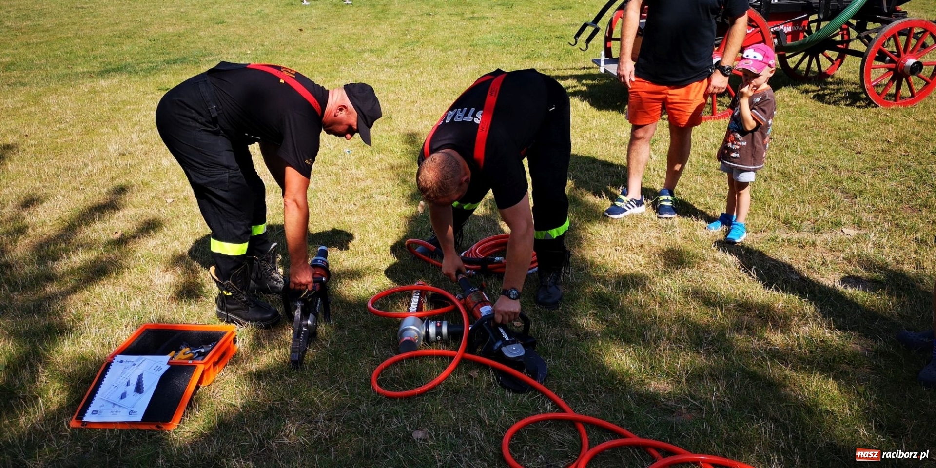 Zdjęcie w galerii na portalu naszraciborz.pl: Wakacyjny czwartek ze strażakami [FOTO] i [WIDEO] wiadomości z regionu