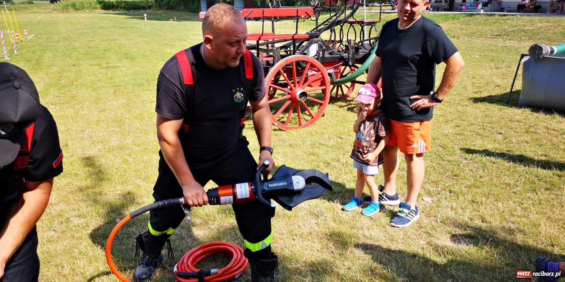 Zdjęcie w galerii na portalu naszraciborz.pl: Wakacyjny czwartek ze strażakami [FOTO] i [WIDEO] wiadomości z regionu