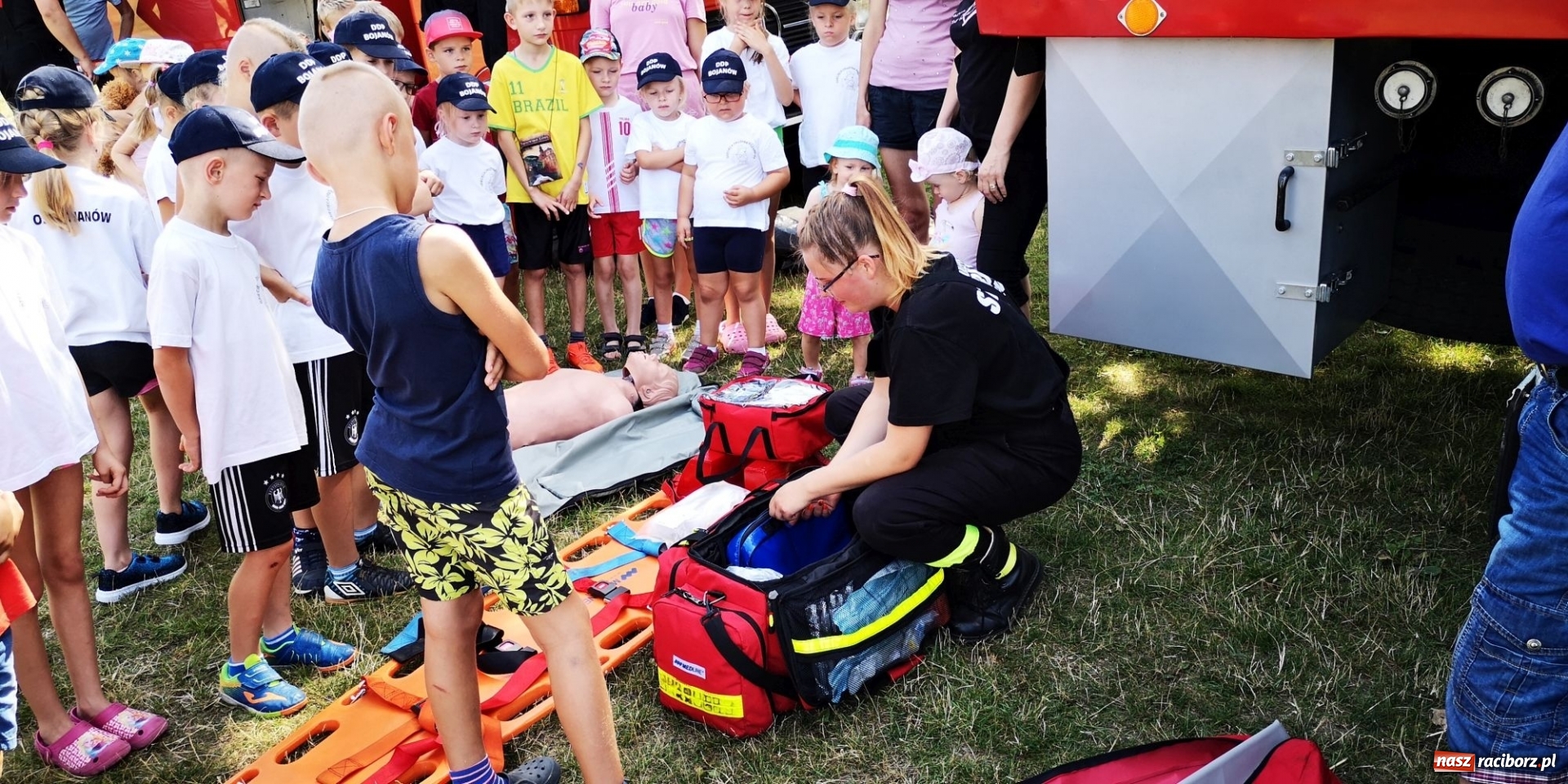 Zdjęcie w galerii na portalu naszraciborz.pl: Wakacyjny czwartek ze strażakami [FOTO] i [WIDEO] wiadomości z regionu