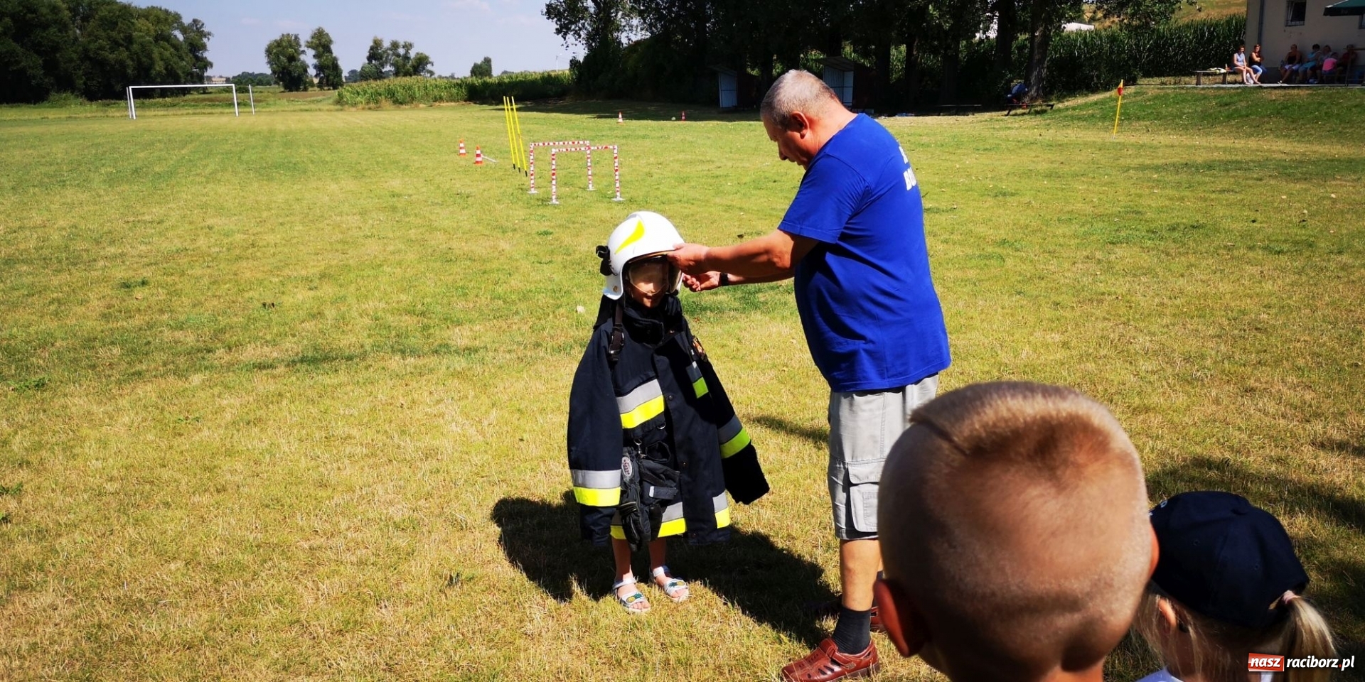 Zdjęcie w galerii na portalu naszraciborz.pl: Wakacyjny czwartek ze strażakami [FOTO] i [WIDEO] wiadomości z regionu