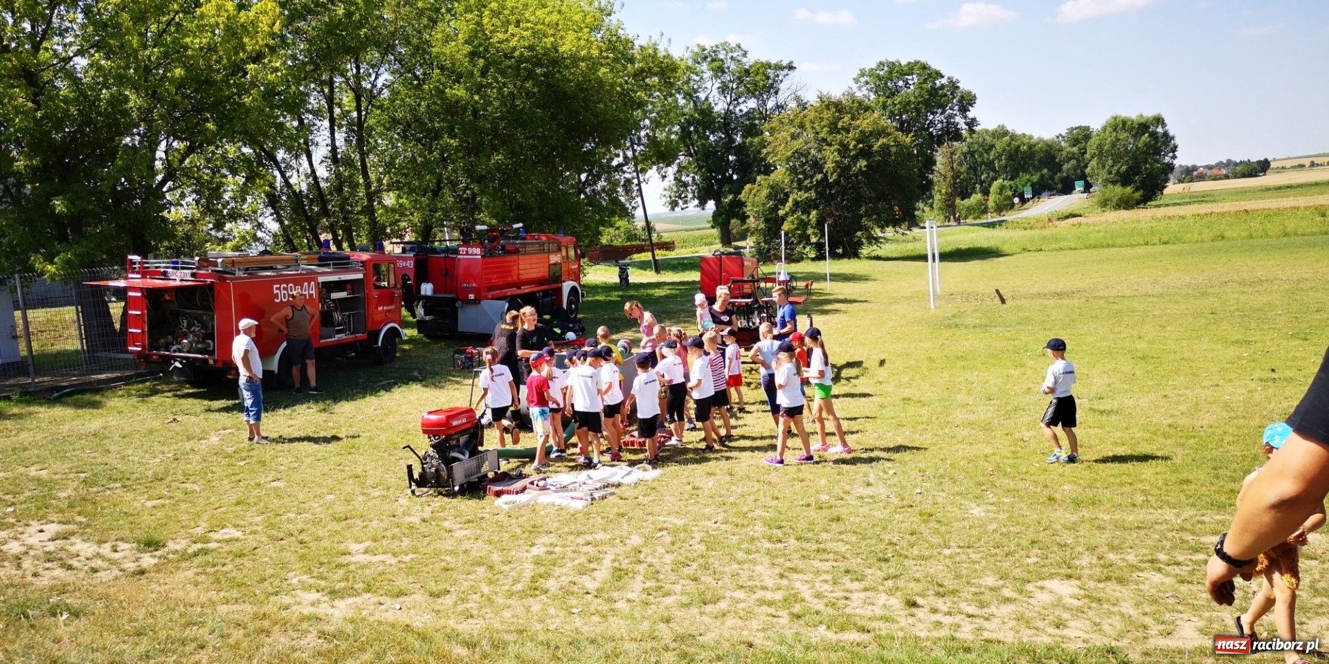 Zdjęcie w galerii na portalu naszraciborz.pl: Wakacyjny czwartek ze strażakami [FOTO] i [WIDEO] wiadomości z regionu