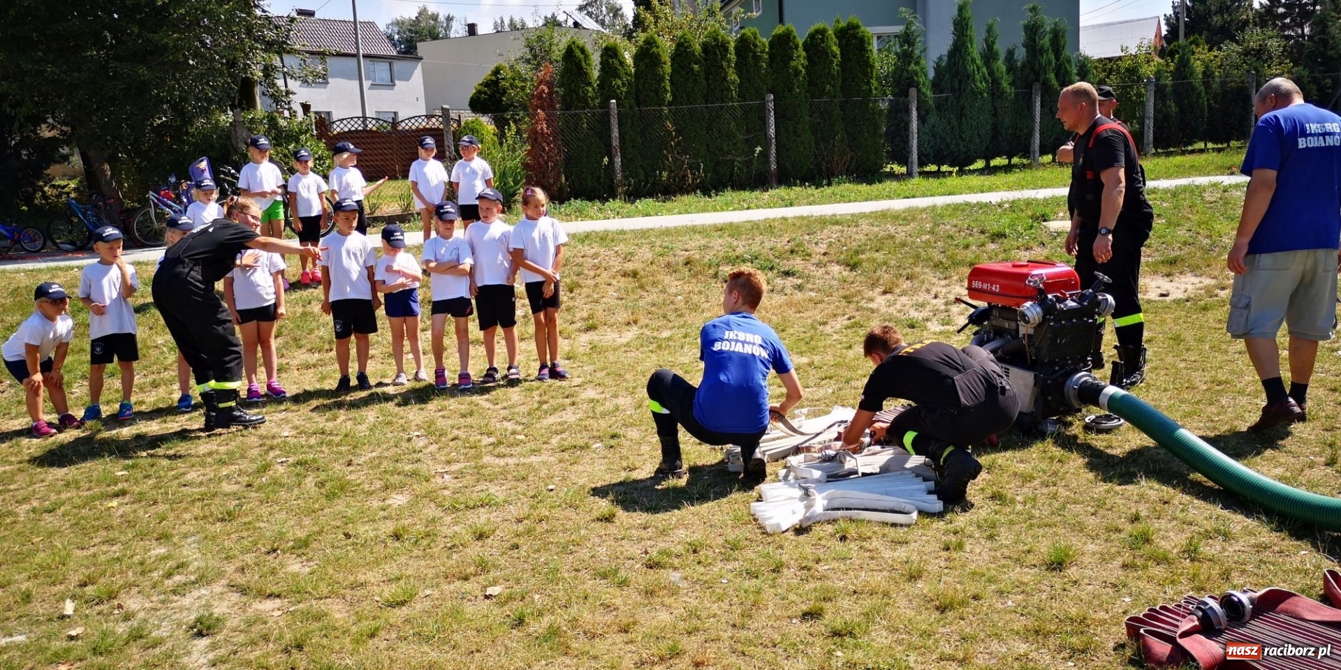 Zdjęcie w galerii na portalu naszraciborz.pl: Wakacyjny czwartek ze strażakami [FOTO] i [WIDEO] wiadomości z regionu