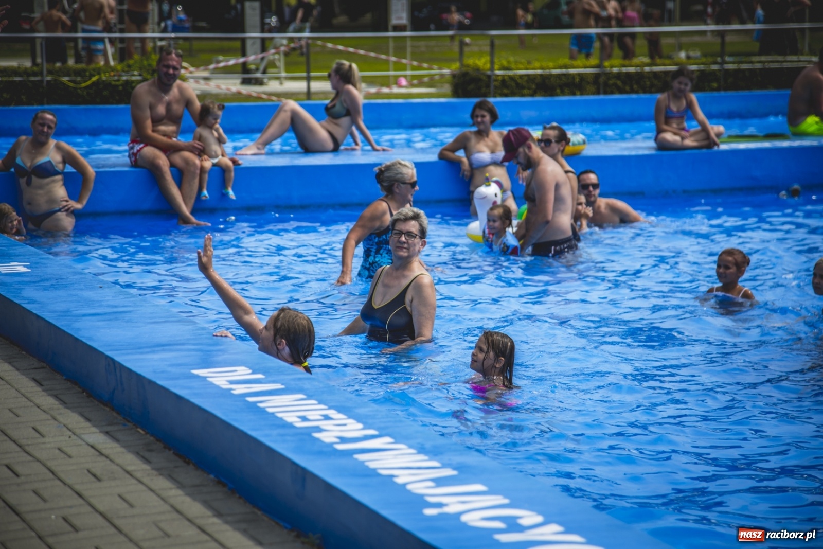 Zdjęcie w galerii na portalu naszraciborz.pl: To już ostatni sezon basenu w Szymocicach wiadomości z regionu
