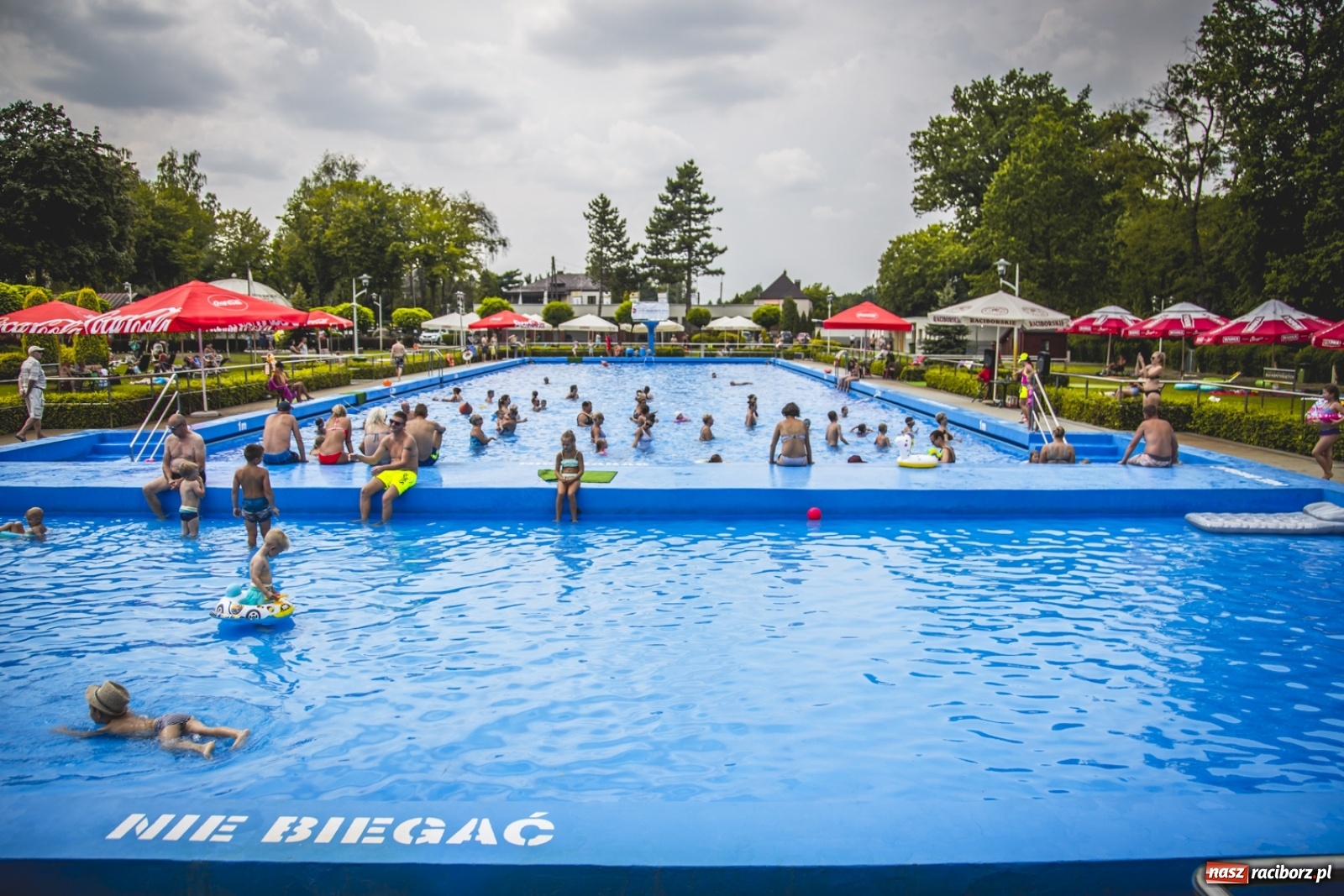 Zdjęcie w galerii na portalu naszraciborz.pl: To już ostatni sezon basenu w Szymocicach wiadomości z regionu