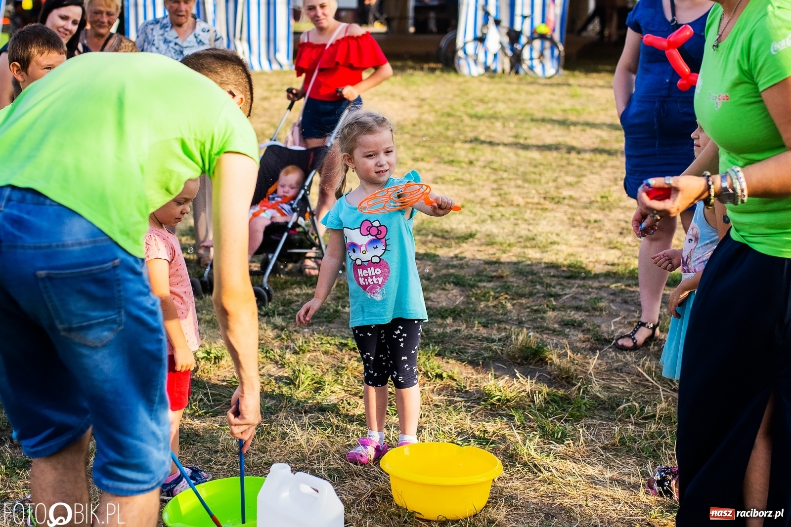 Zdjęcie w galerii na portalu naszraciborz.pl: Fantastycznie w Krzanowicach. Dwudniowe święto miasta rozpoczęte rytmami disco-polo wiadomości z regionu