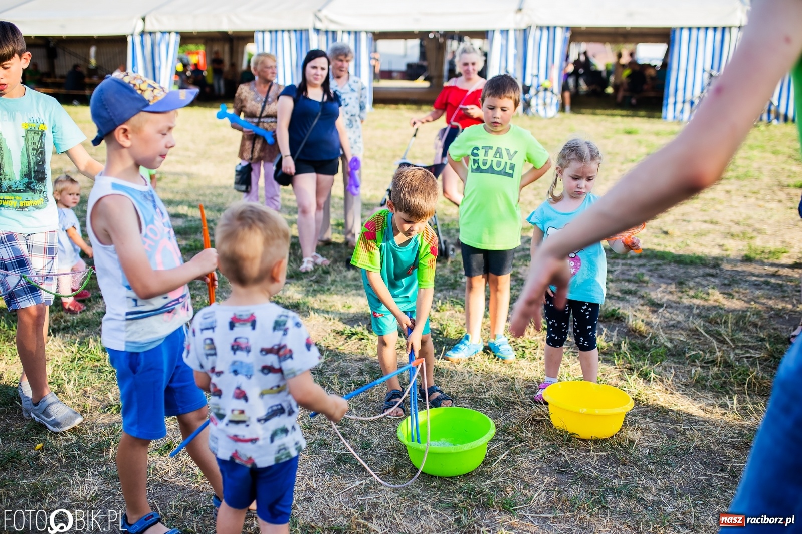 Zdjęcie w galerii na portalu naszraciborz.pl: Fantastycznie w Krzanowicach. Dwudniowe święto miasta rozpoczęte rytmami disco-polo wiadomości z regionu