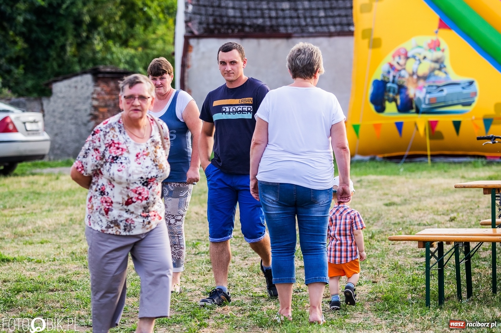 Zdjęcie w galerii na portalu naszraciborz.pl: Fantastycznie w Krzanowicach. Dwudniowe święto miasta rozpoczęte rytmami disco-polo wiadomości z regionu