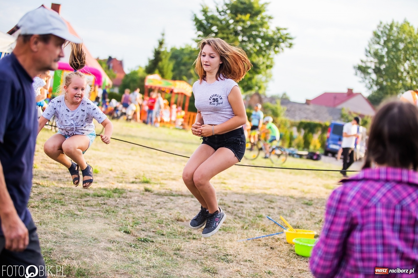 Zdjęcie w galerii na portalu naszraciborz.pl: Fantastycznie w Krzanowicach. Dwudniowe święto miasta rozpoczęte rytmami disco-polo wiadomości z regionu