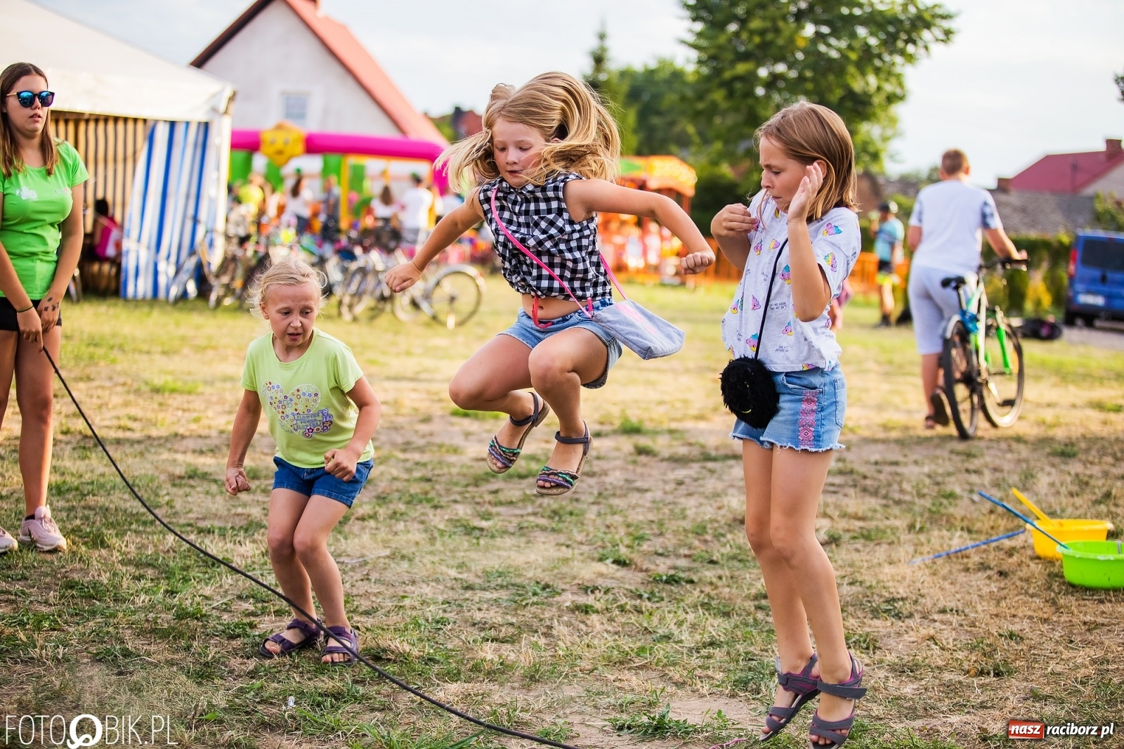 Zdjęcie w galerii na portalu naszraciborz.pl: Fantastycznie w Krzanowicach. Dwudniowe święto miasta rozpoczęte rytmami disco-polo wiadomości z regionu
