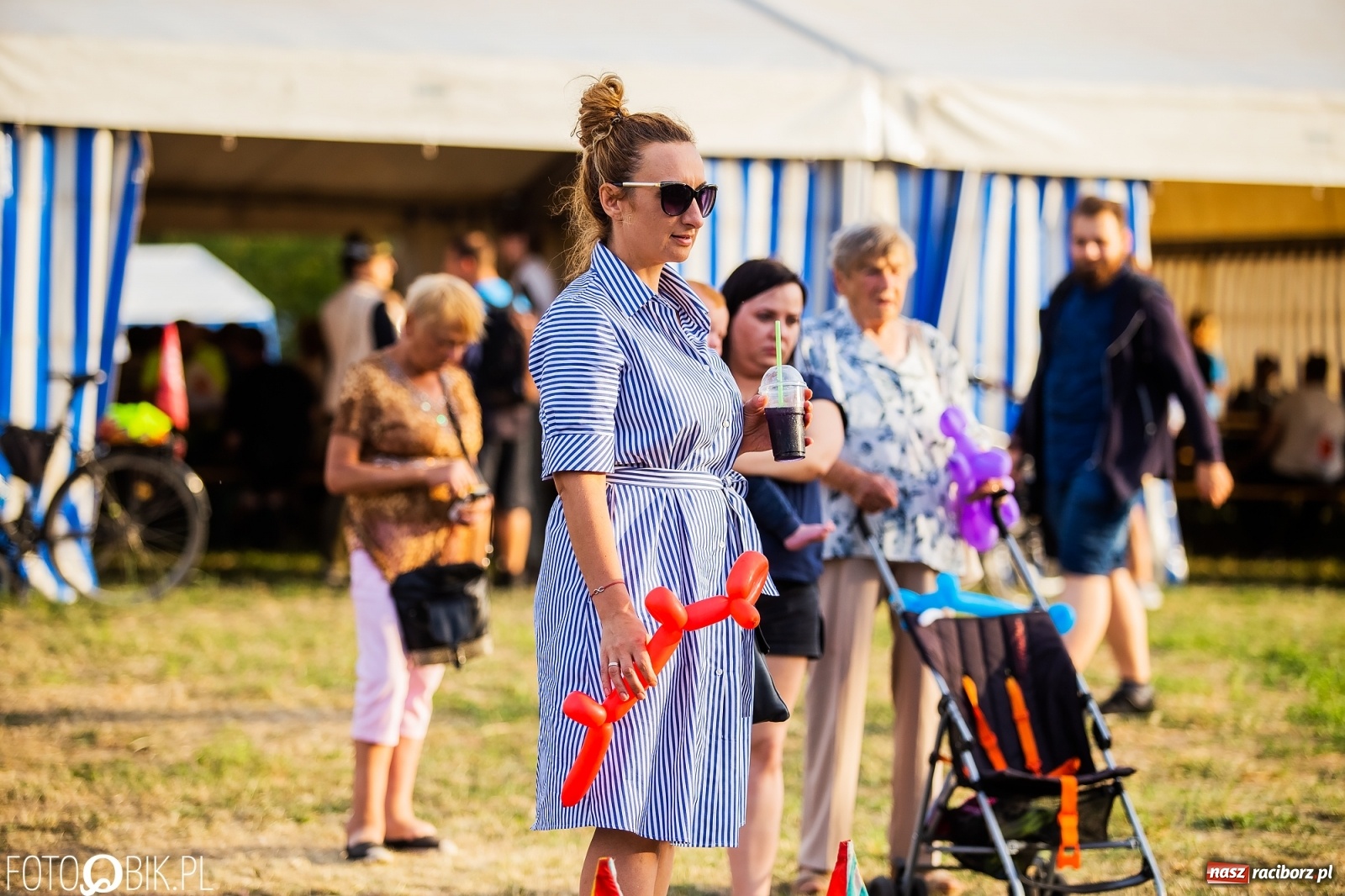 Zdjęcie w galerii na portalu naszraciborz.pl: Fantastycznie w Krzanowicach. Dwudniowe święto miasta rozpoczęte rytmami disco-polo wiadomości z regionu