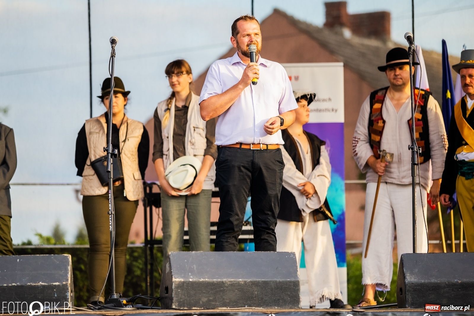 Zdjęcie w galerii na portalu naszraciborz.pl: Fantastycznie w Krzanowicach. Dwudniowe święto miasta rozpoczęte rytmami disco-polo wiadomości z regionu