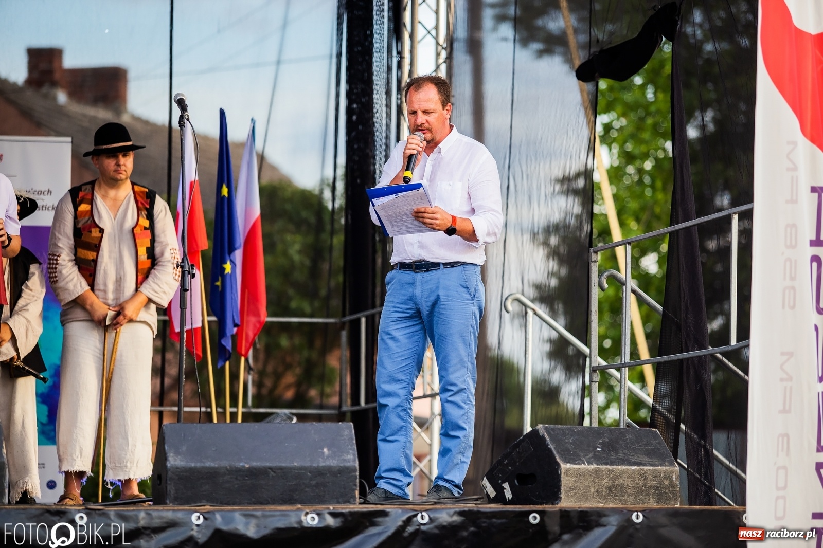 Zdjęcie w galerii na portalu naszraciborz.pl: Fantastycznie w Krzanowicach. Dwudniowe święto miasta rozpoczęte rytmami disco-polo wiadomości z regionu