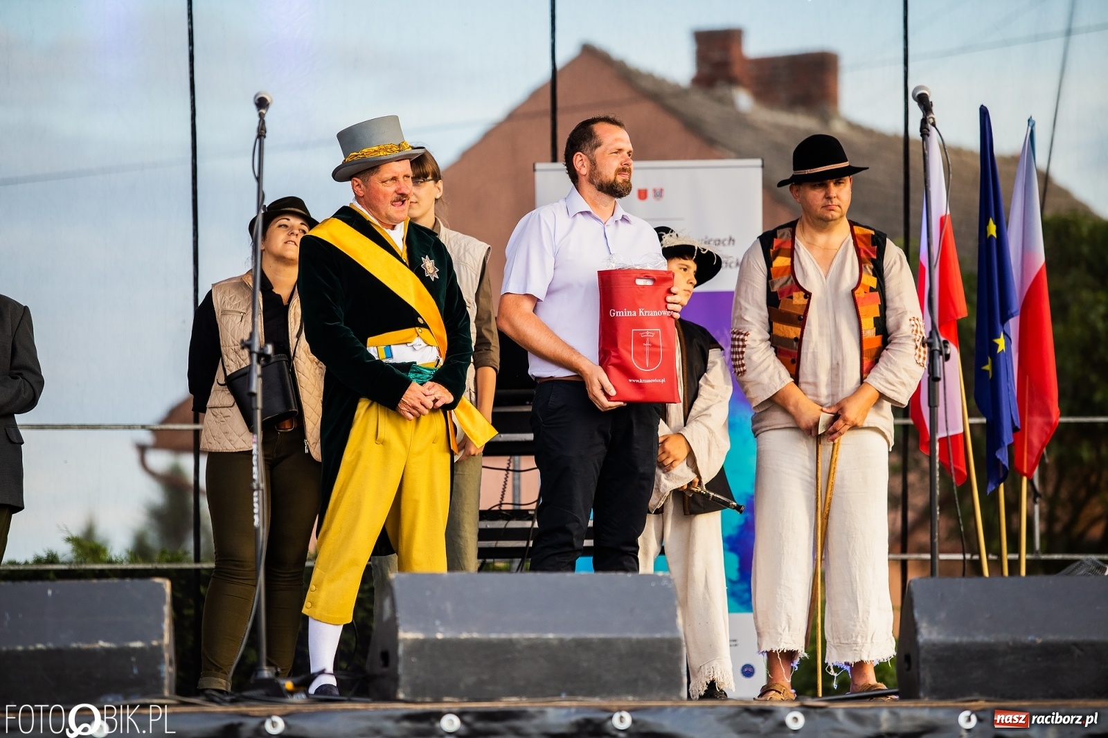 Zdjęcie w galerii na portalu naszraciborz.pl: Fantastycznie w Krzanowicach. Dwudniowe święto miasta rozpoczęte rytmami disco-polo wiadomości z regionu